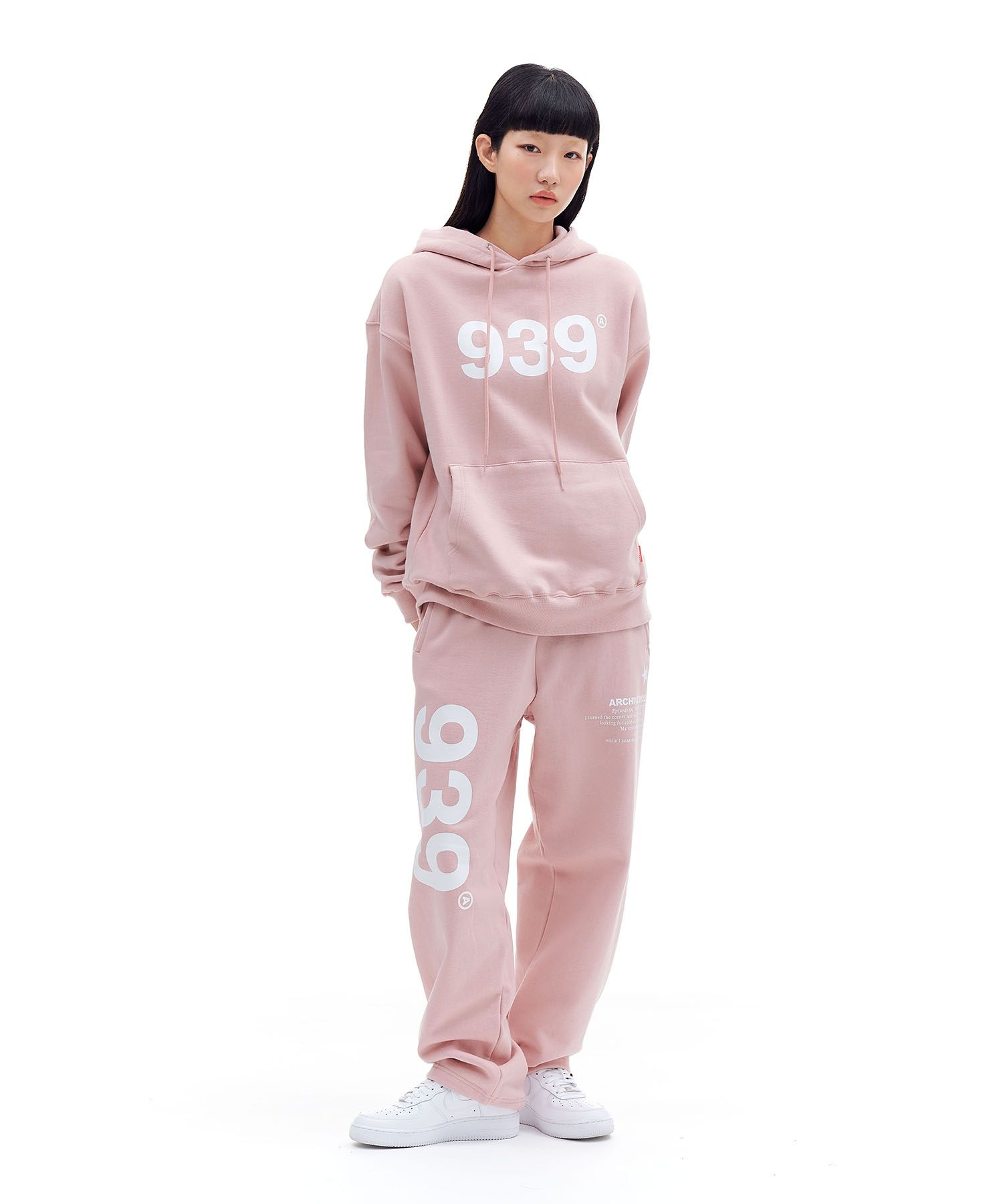 MUSINSA公式 | ARCHIVE BOLD 939 LOGO SWEAT PANTS_PINK