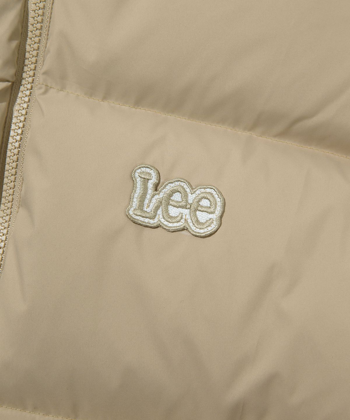 리(LEE) 트위치 로고 덕다운 숏 푸퍼 Beige