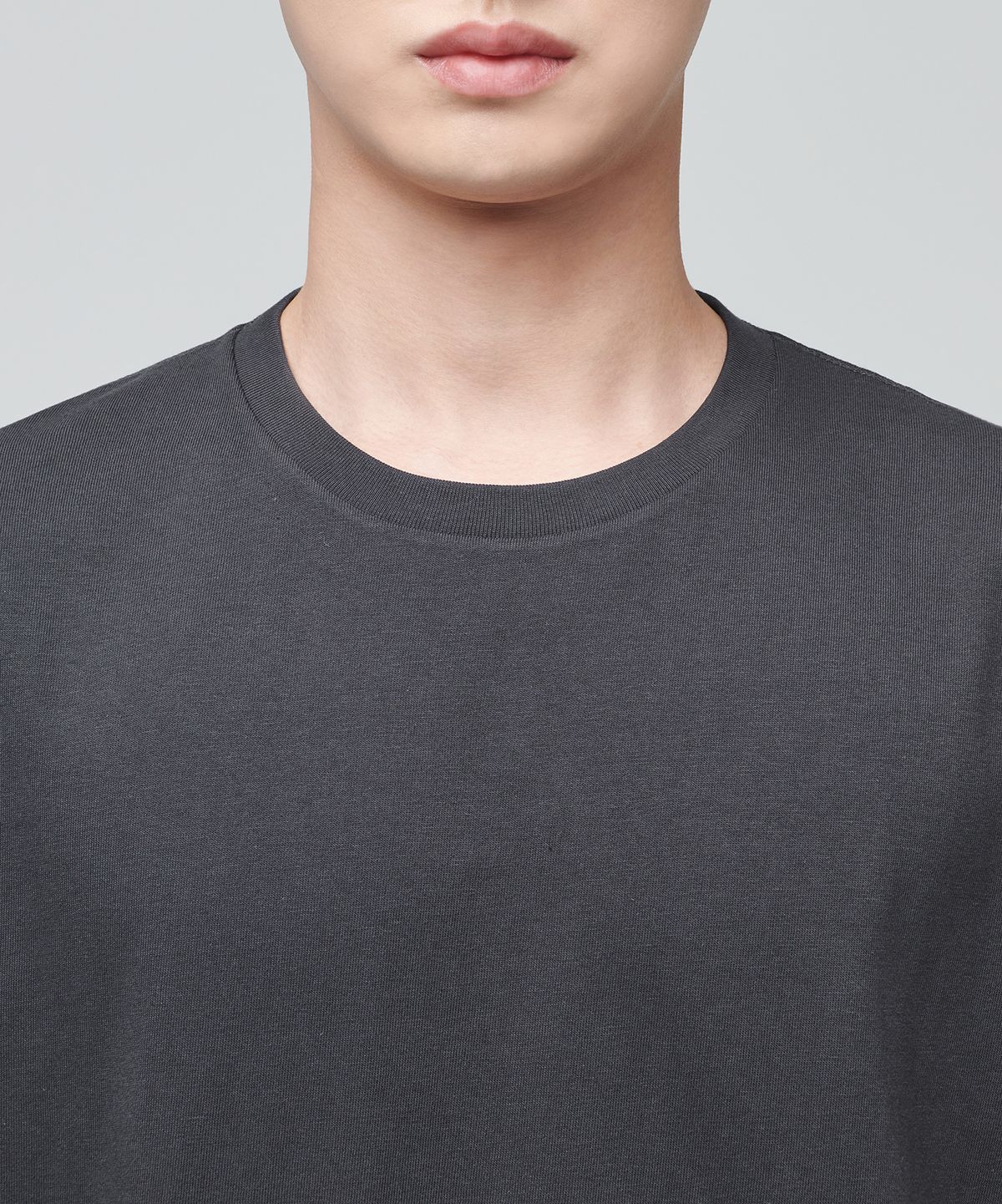 무신사 스탠다드(MUSINSA STANDARD) 레이어드 슬리브리스 탑_일반 기장 [다크 그레이]
