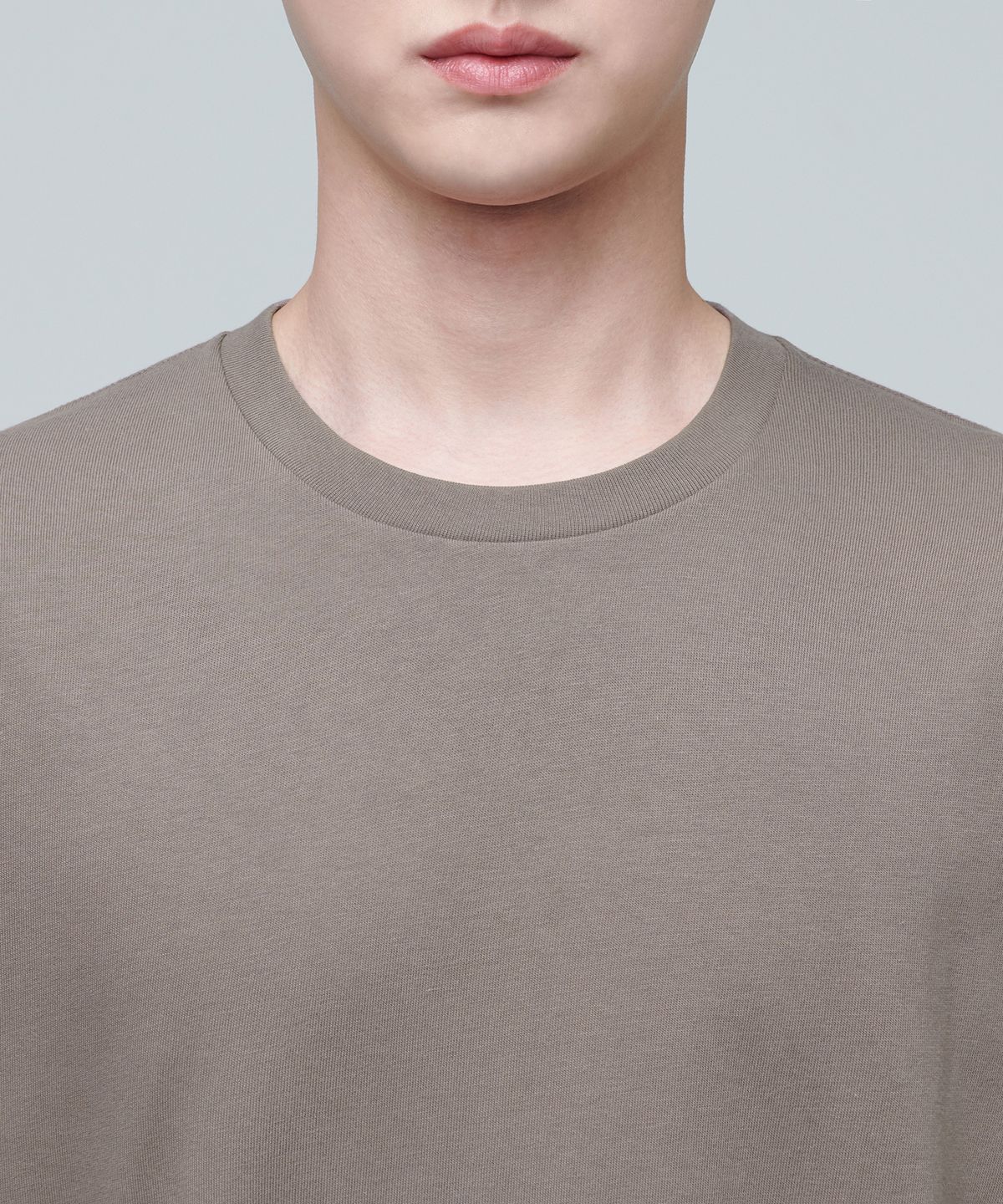 무신사 스탠다드(MUSINSA STANDARD) 레이어드 크루 넥 긴소매 티셔츠_긴 기장 [코코아]