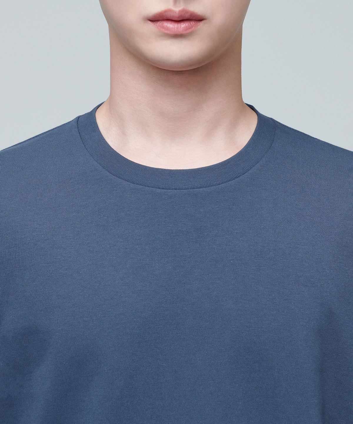 무신사 스탠다드(MUSINSA STANDARD) 레이어드 크루 넥 긴소매 티셔츠_긴 기장 [미드나잇 블루]