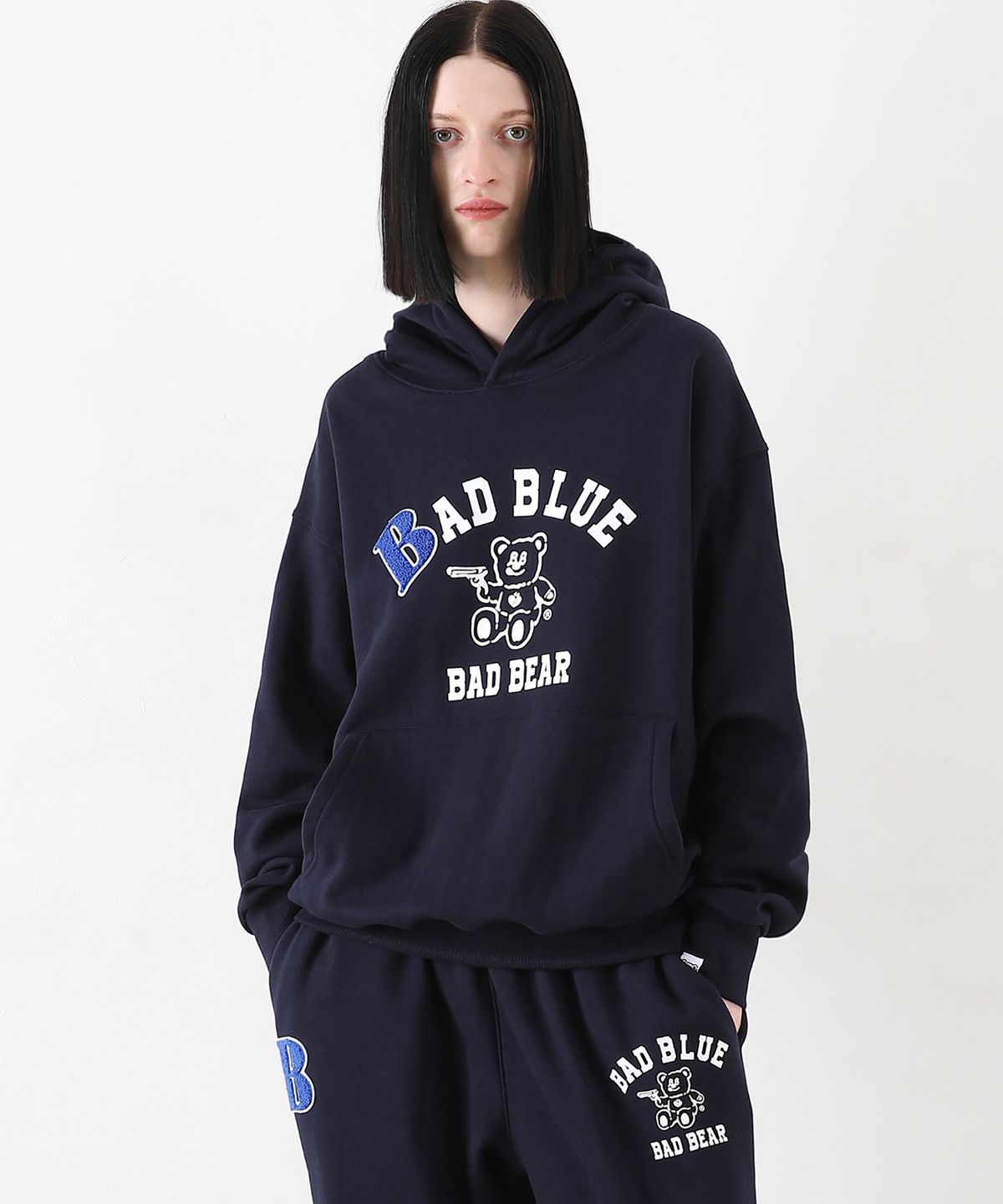 배드블루(BADBLUE) B Patch College Hoodie Navy
