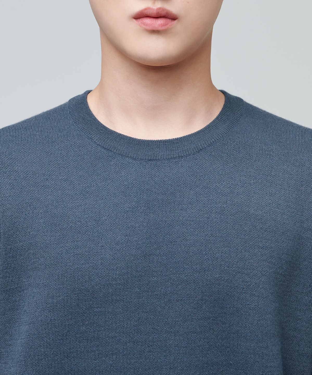 무신사 스탠다드(MUSINSA STANDARD) 미니멀 크루 넥 니트 [미드나잇 블루]