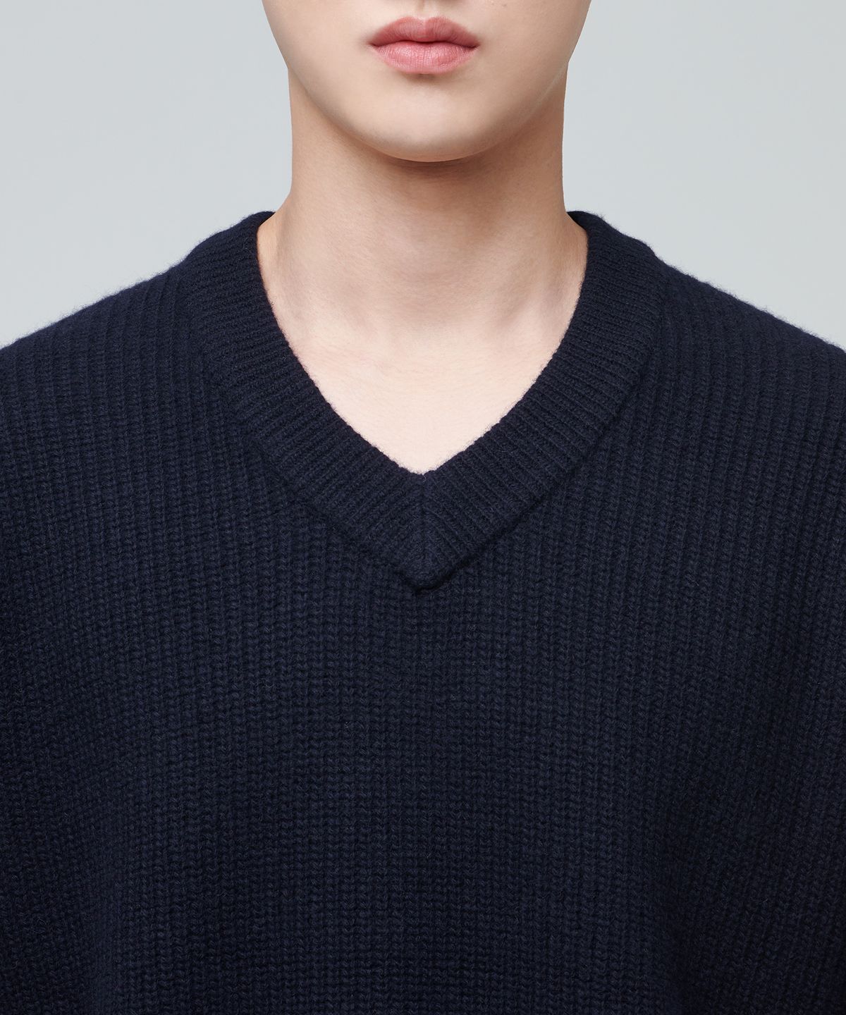 무신사 스탠다드(MUSINSA STANDARD) 램스울 리브드 브이 넥 니트 [네이비]