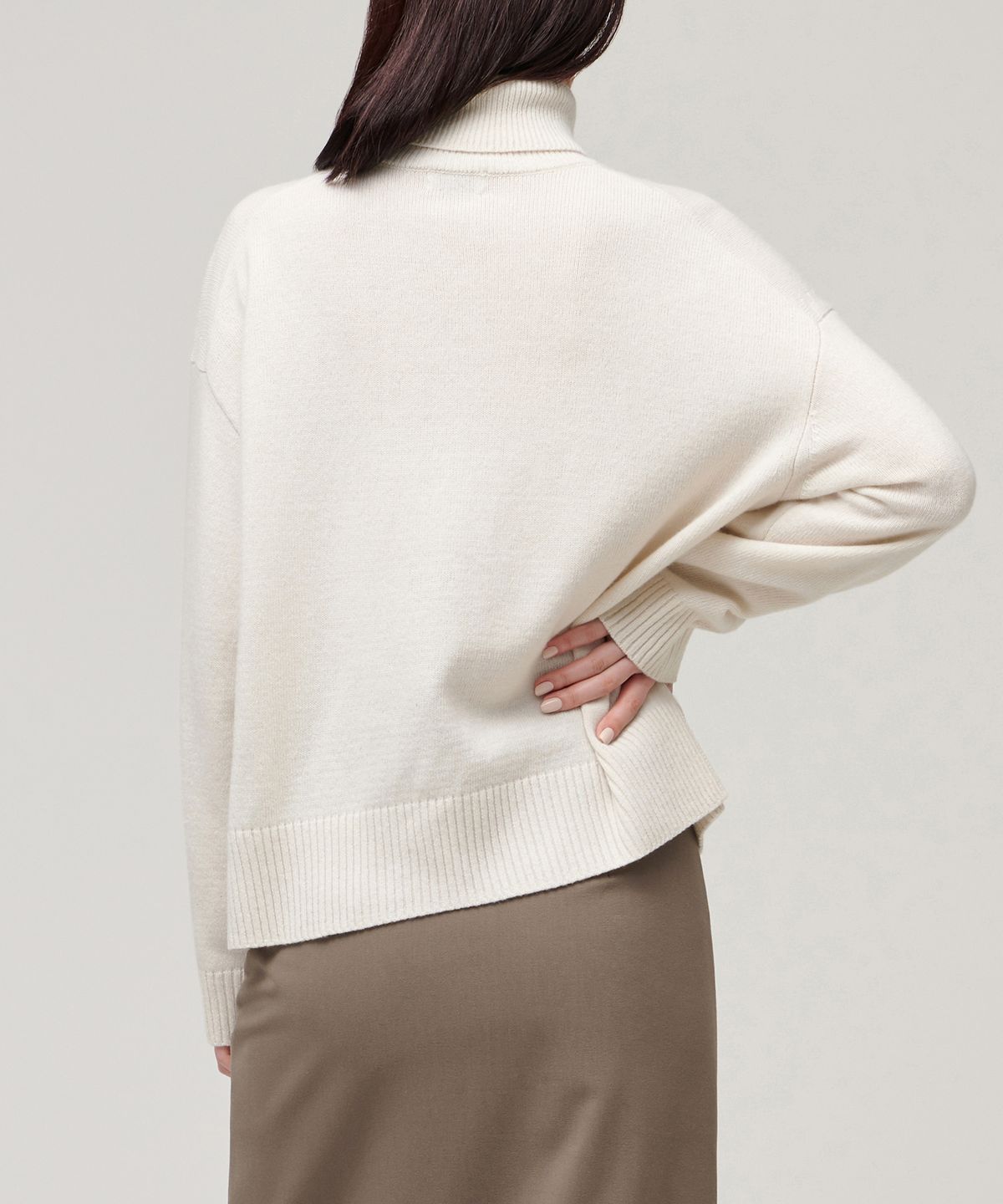 무신사 스탠다드 우먼(MUSINSA STANDARD WOMAN) 우먼즈 램스울 릴렉스드 터틀 넥 니트 [아이보리]