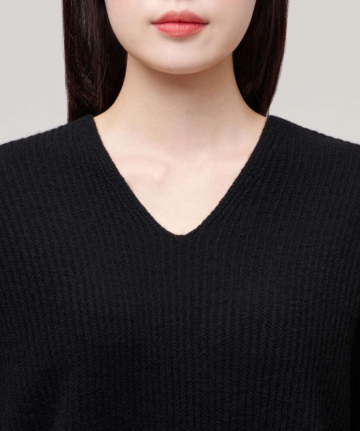 무신사 스탠다드 우먼(MUSINSA STANDARD WOMAN) 우먼즈 램스울 리브드 브이 넥 니트 [블랙]