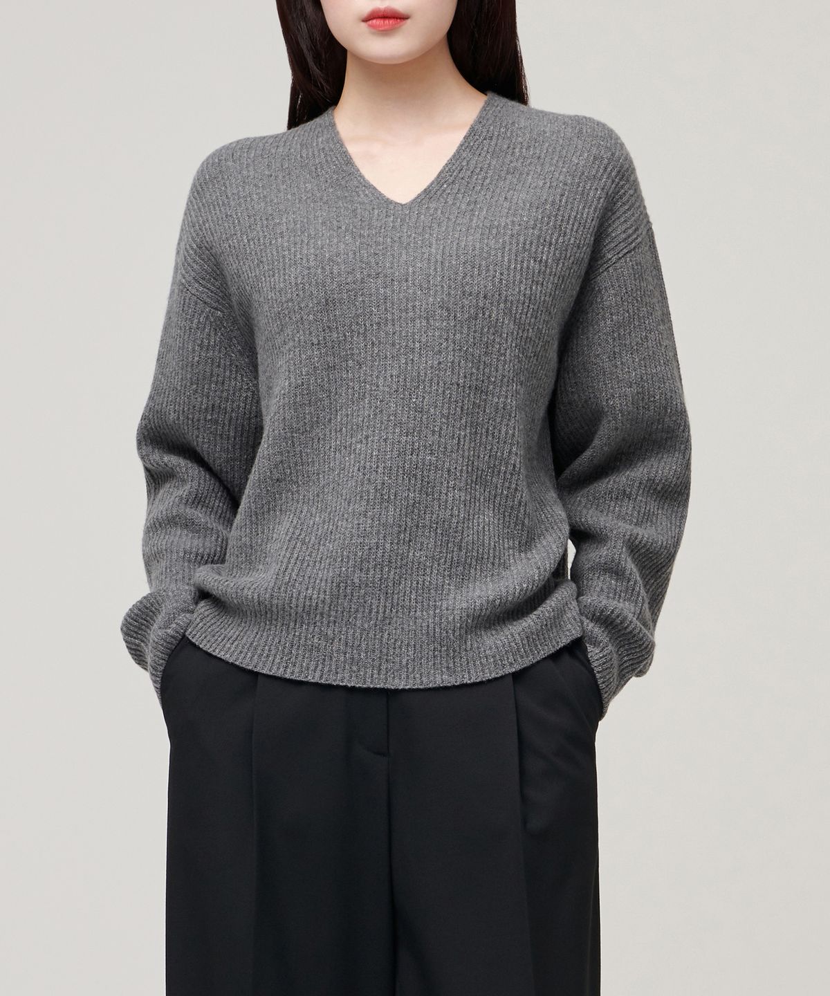 무신사 스탠다드 우먼(MUSINSA STANDARD WOMAN) 우먼즈 램스울 리브드 브이 넥 니트 [미디엄 그레이]