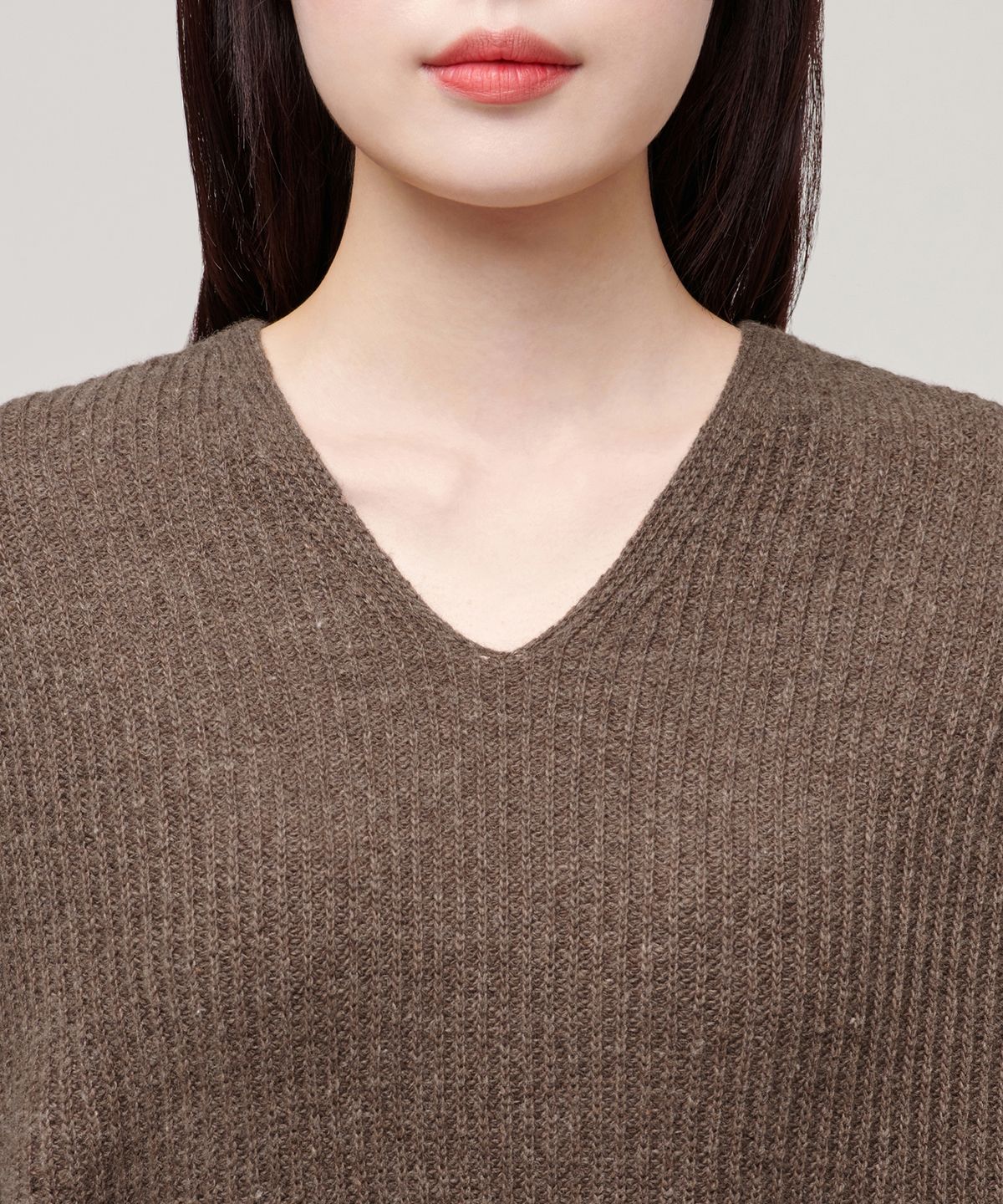 무신사 스탠다드 우먼(MUSINSA STANDARD WOMAN) 우먼즈 램스울 리브드 브이 넥 니트 [헤더 브라운]