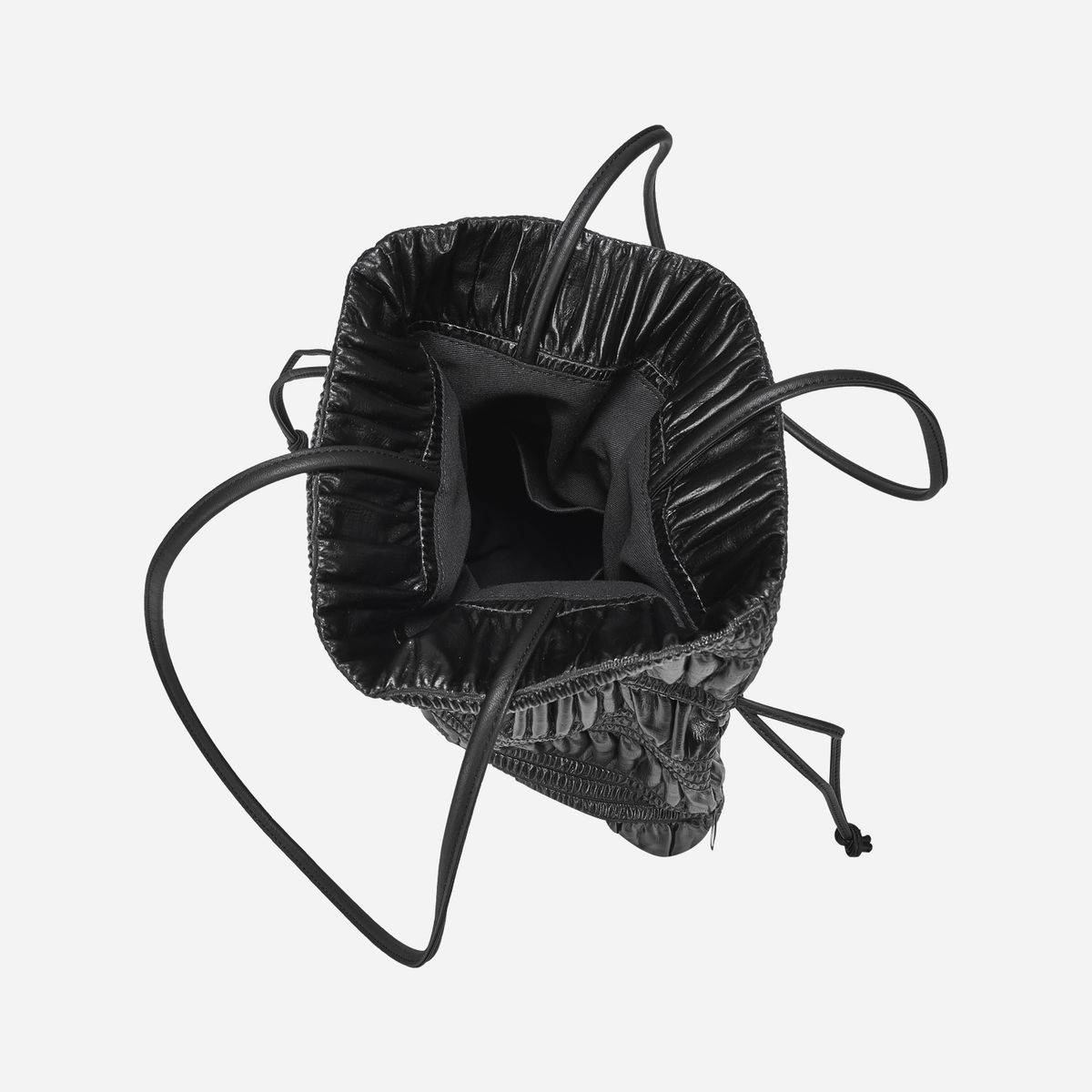 콰니(KWANI) Crinkle Shoulder Bag Sleek Black