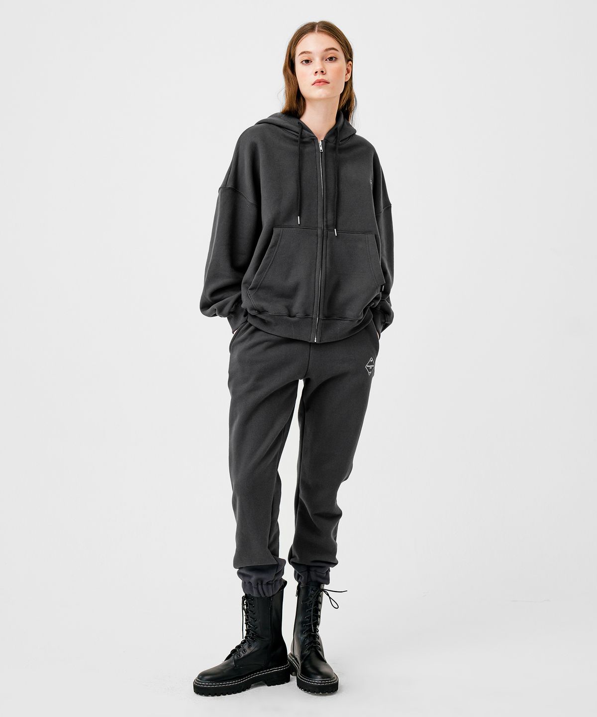 판도라핏(PANDORAFIT) Rhombus Jogger Pants Charcoal
