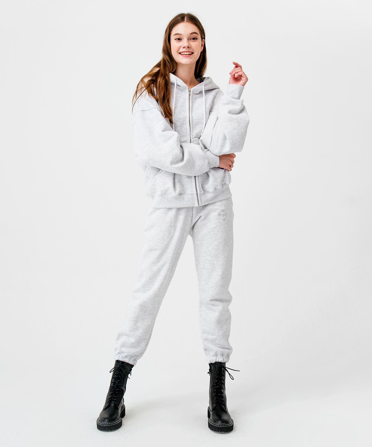 판도라핏(PANDORAFIT) Rhombus Jogger Pants White