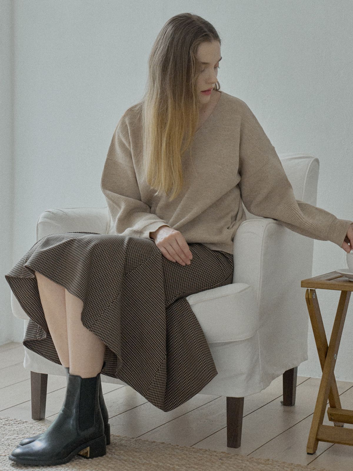 아방(AVANT-G) V-neck Oversized Knit Pullover - BEIGE