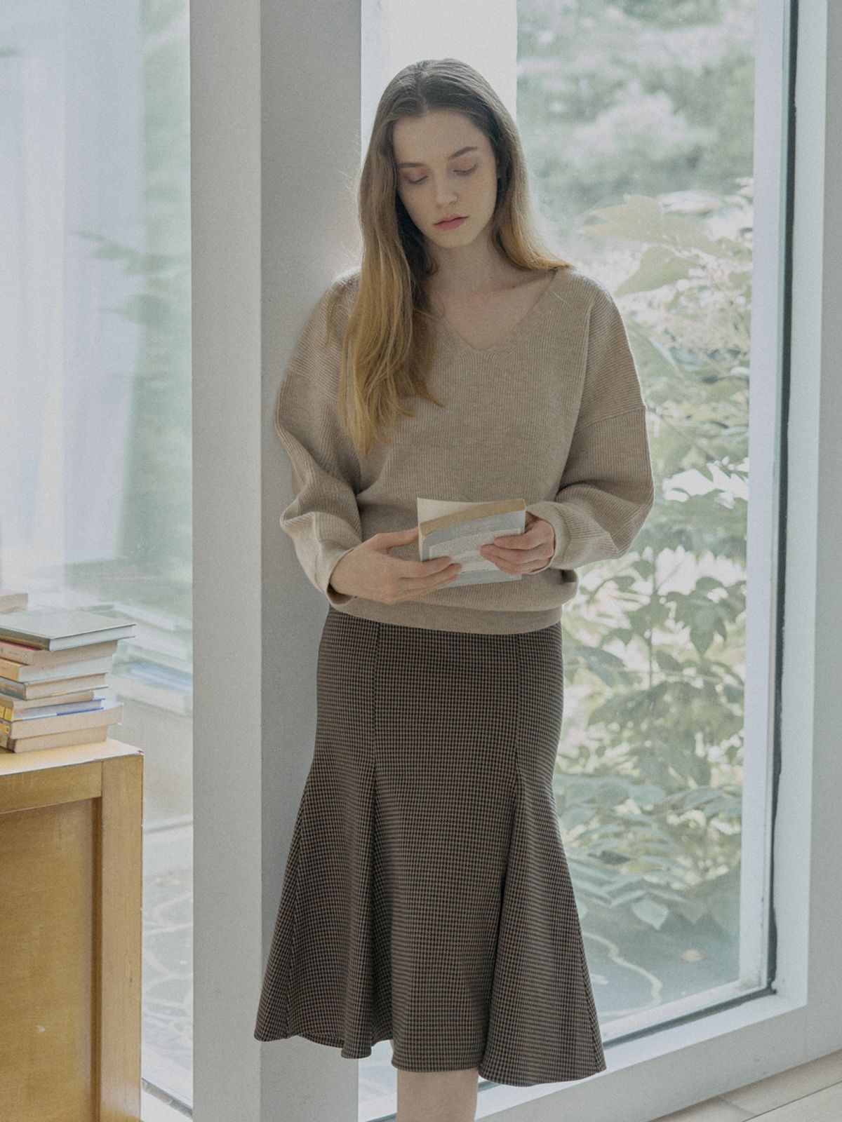아방(AVANT-G) V-neck Oversized Knit Pullover - BEIGE