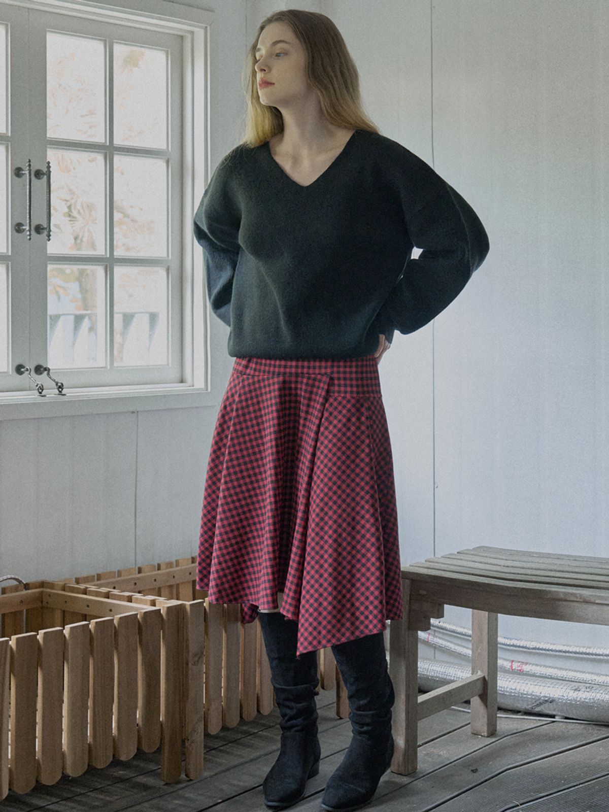 아방(AVANT-G) V-neck Oversized Knit Pullover - BLACK
