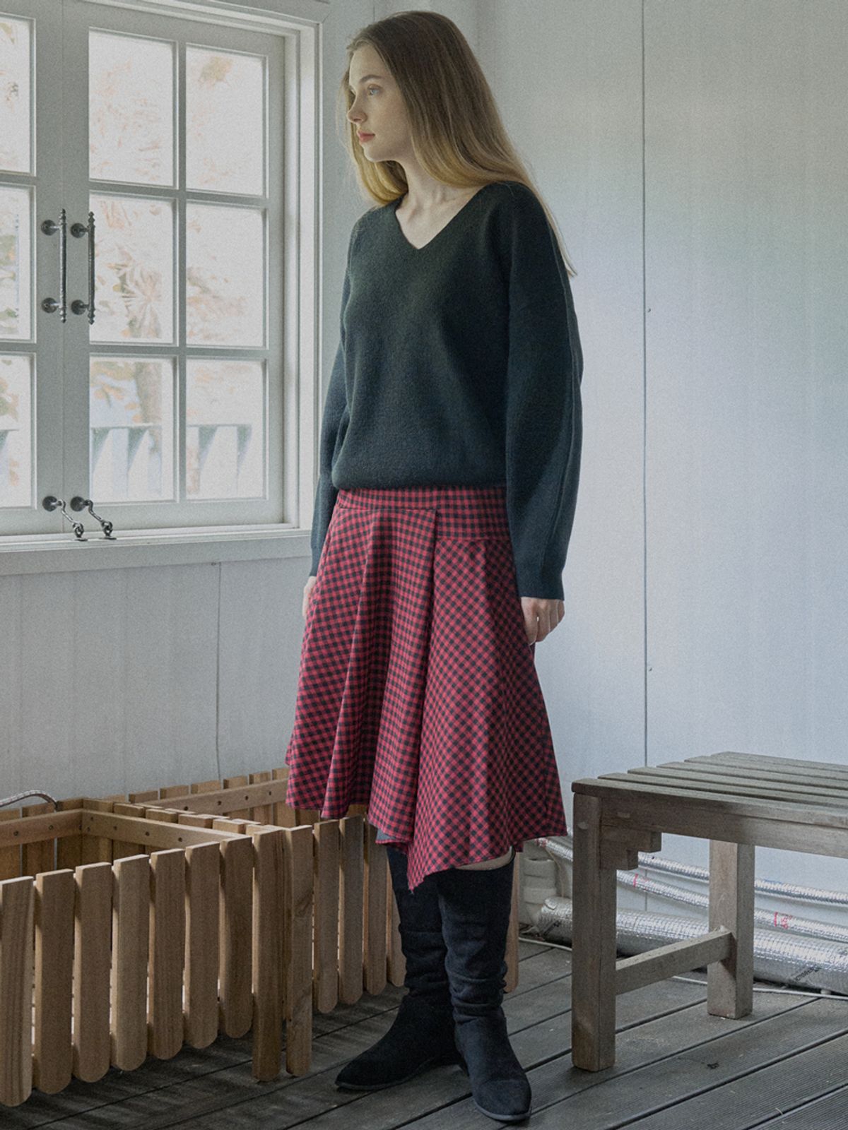 아방(AVANT-G) V-neck Oversized Knit Pullover - BLACK