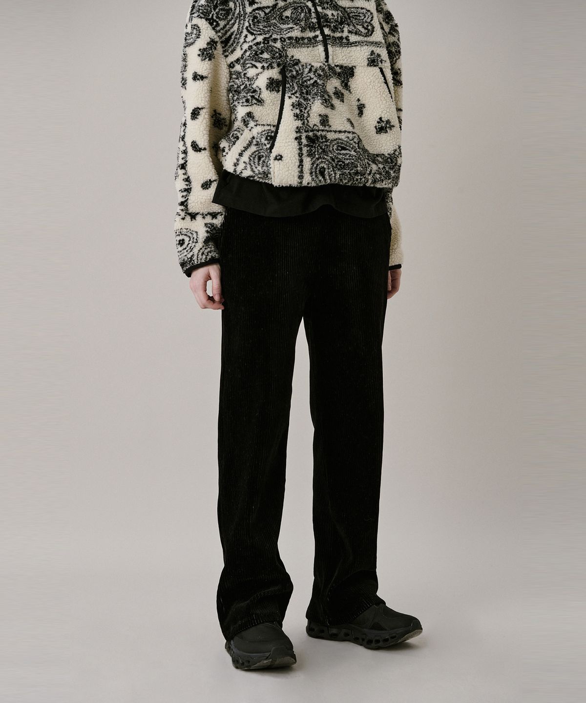 준준스페이스(JUNEJUNE SPACE) Two Tone Velour Pant_Black (투 톤 벨루어 팬츠_블랙)