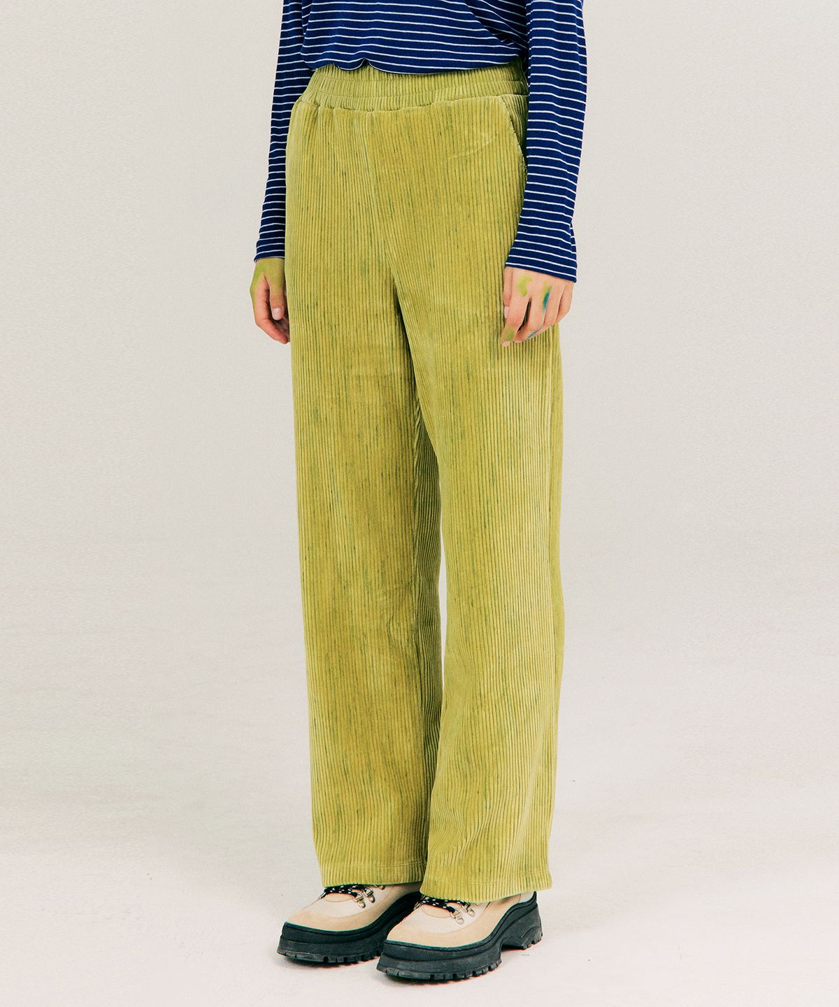 준준스페이스(JUNEJUNE SPACE) Two Tone Velour Pant_Light Green (투 톤 벨루어 팬츠_라이트 그린)