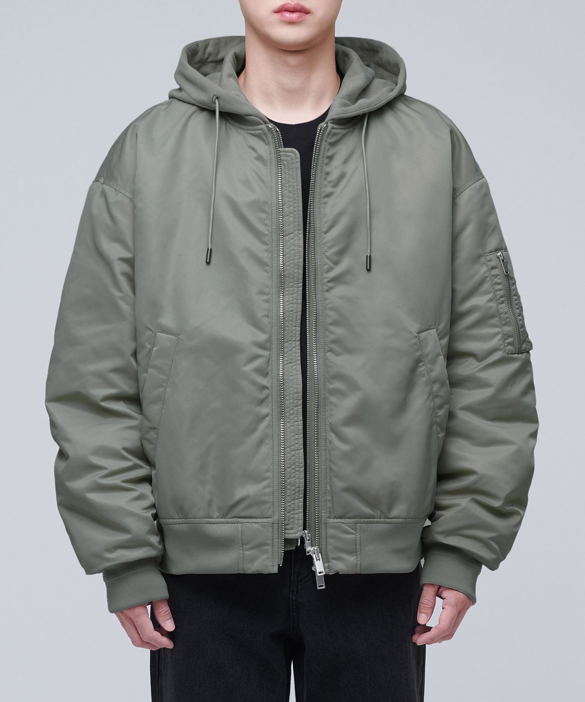 무신사 스탠다드(MUSINSA STANDARD) 오버사이즈 디태처블 후드 MA-1 보머 재킷 [더스티 카키]