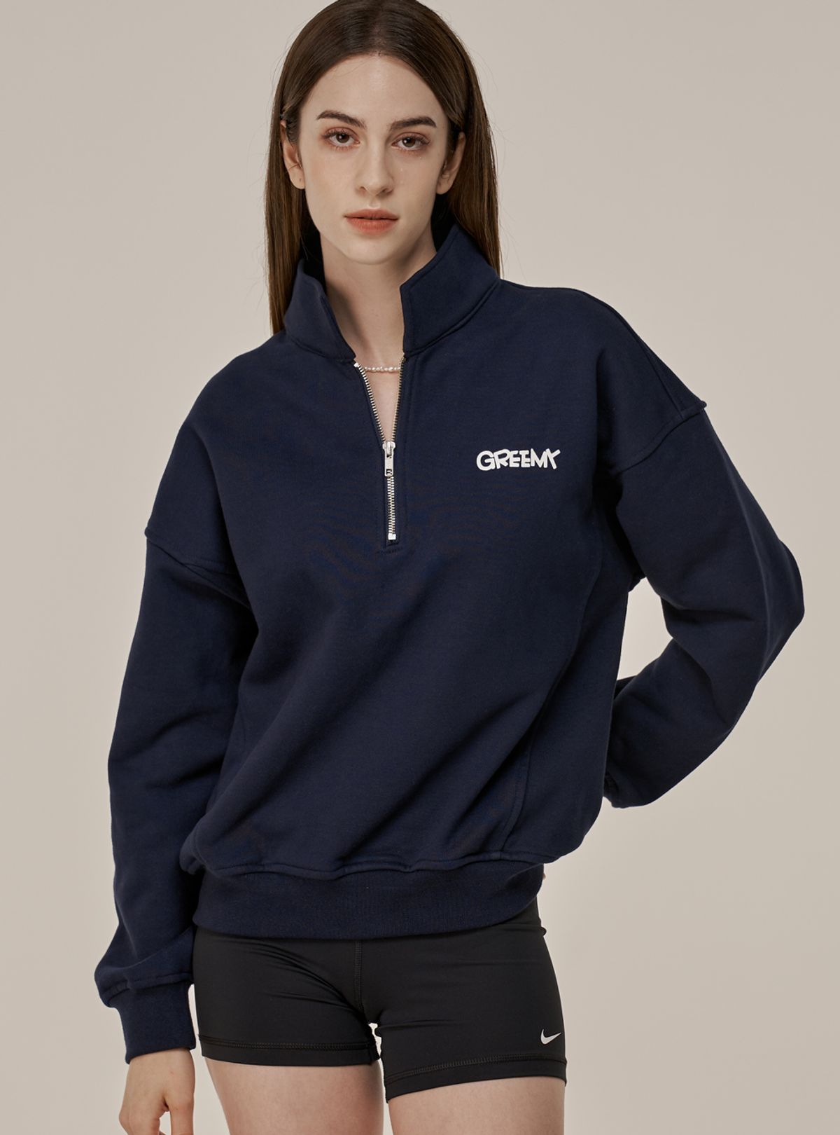 그리미(GREEMY) SIGNATURE LOGO HALF ZIP-PU(NAVY)