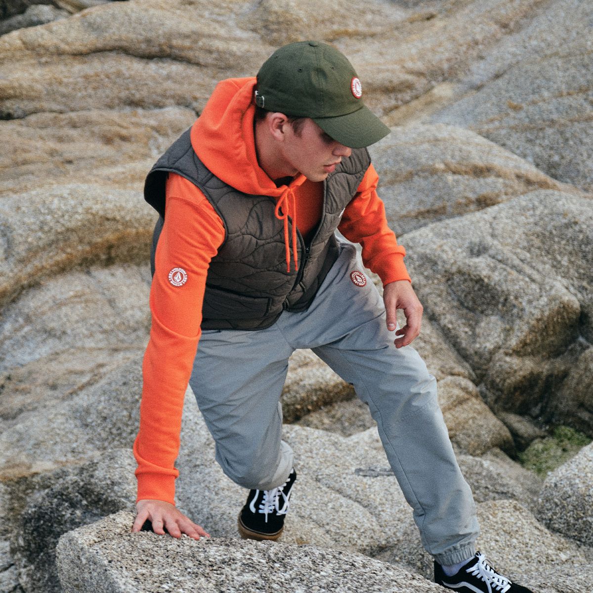 볼컴(VOLCOM) 베이직 와펜 우븐 팬츠(화이트)