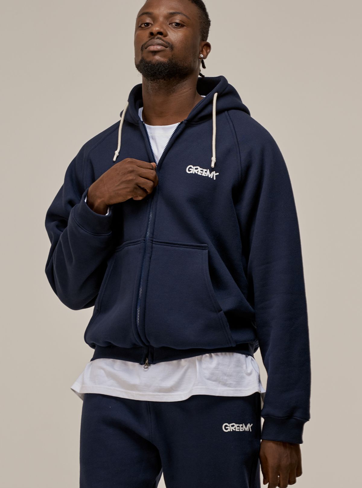 그리미(GREEMY) SMALL LOGO HOODIE ZIP-UP (NAVY)