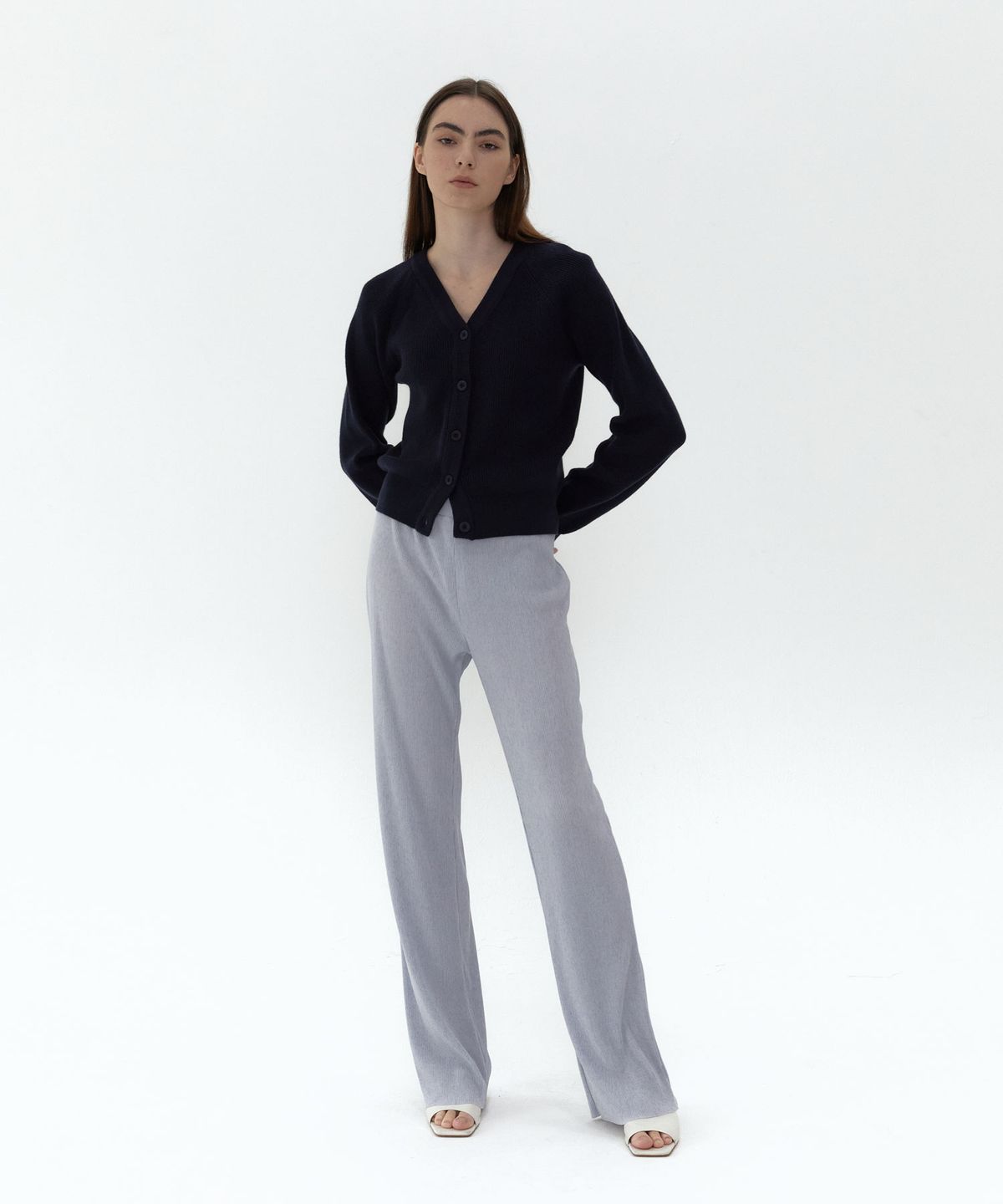 38컴온커먼(38COMEONCOMMON) 21AU V-NECK LINE RIBBED CARDIGAN (NAVY)