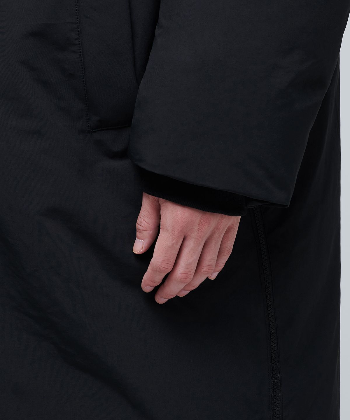 무신사 스탠다드(MUSINSA STANDARD) 미니멀 롱 다운 파카 [블랙]