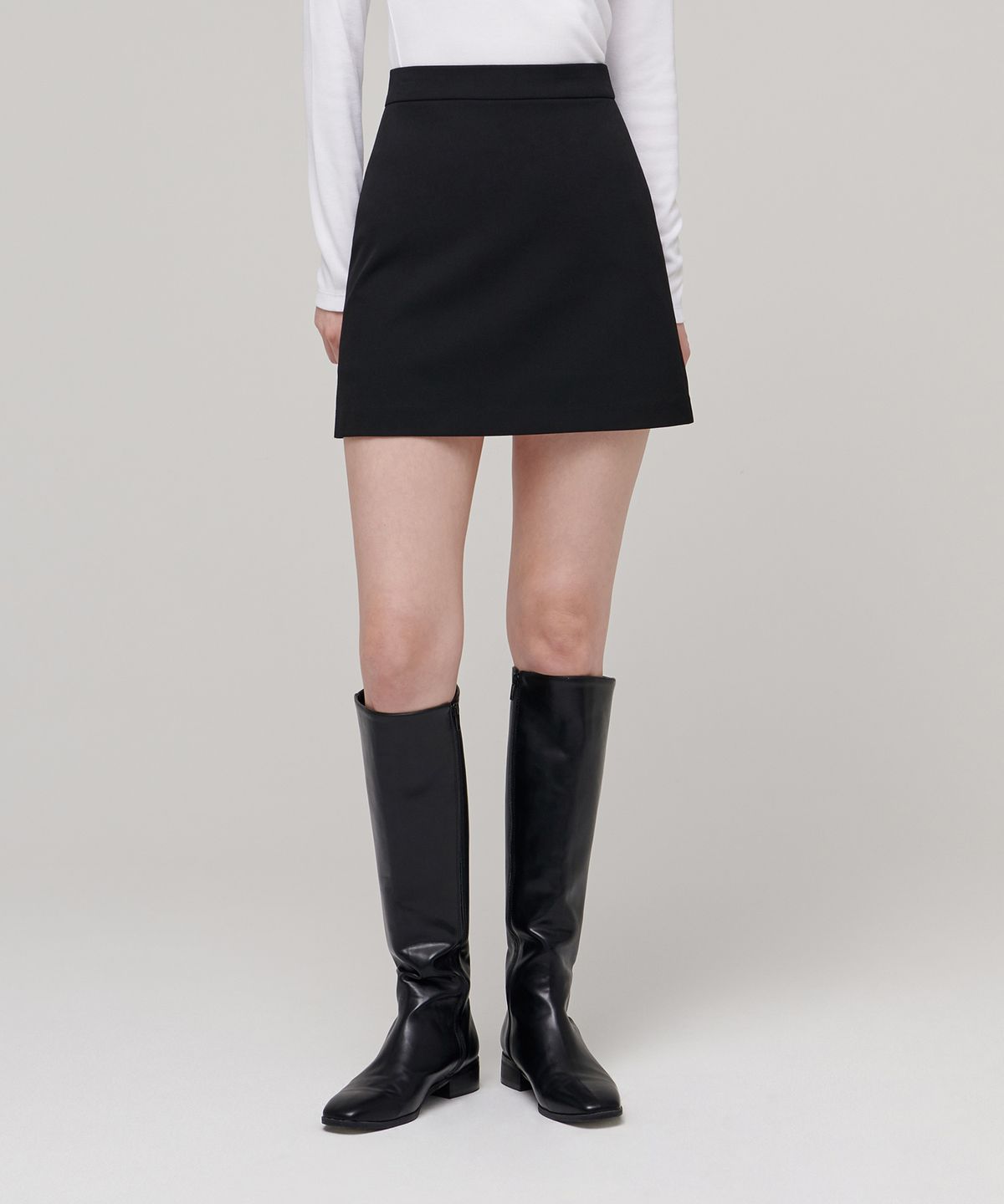 무신사 스탠다드 우먼(MUSINSA STANDARD WOMAN) 우먼즈 베이식 미니 스커트 [블랙]