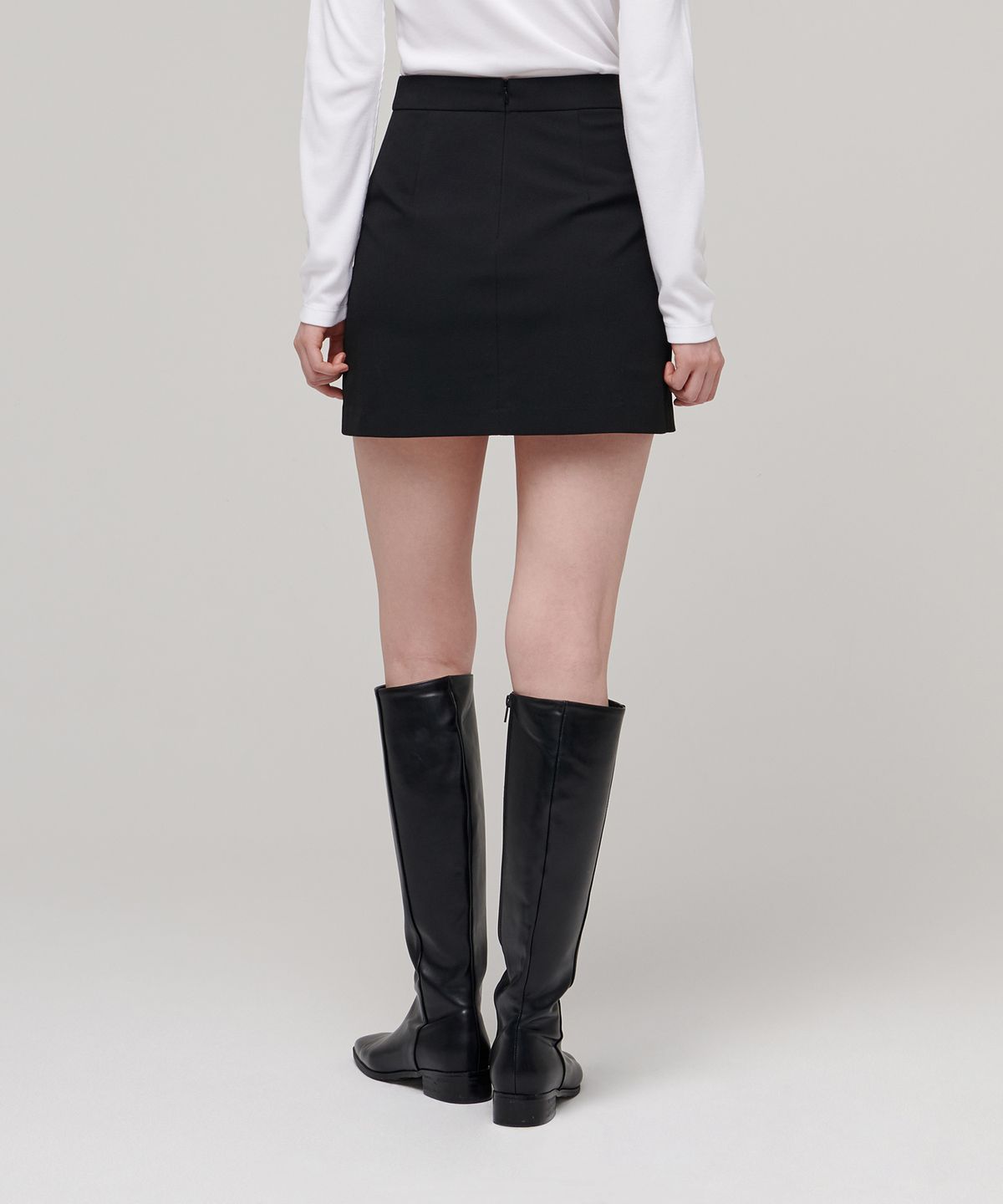 무신사 스탠다드 우먼(MUSINSA STANDARD WOMAN) 우먼즈 베이식 미니 스커트 [블랙]