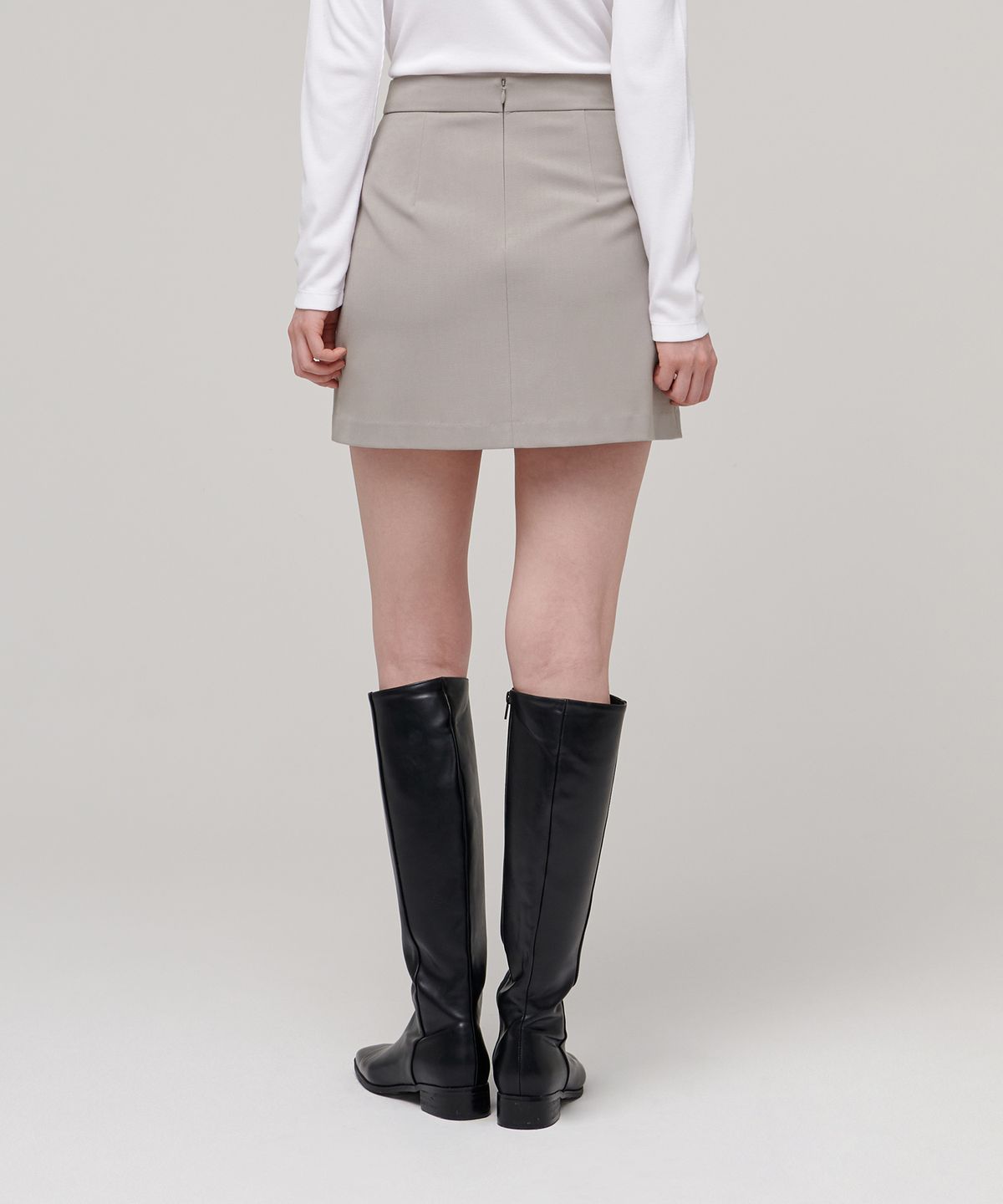 무신사 스탠다드 우먼(MUSINSA STANDARD WOMAN) 우먼즈 베이식 미니 스커트 [라이트 베이지]