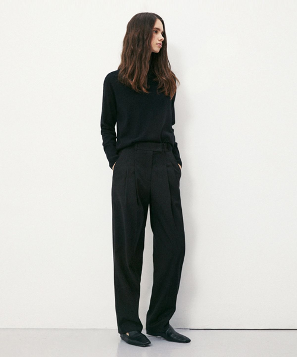 리디피(RIDIFI) 코튼 투 플리츠 팬츠_블랙