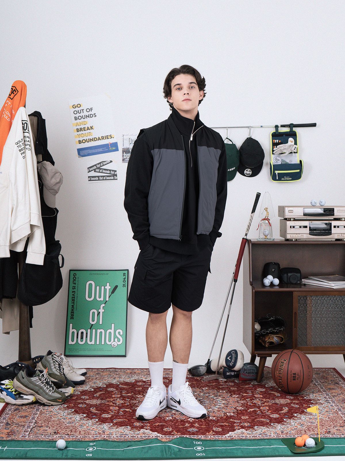 아웃오브바운즈(OUT OF BOUNDS) 하프집업 스웻셔츠