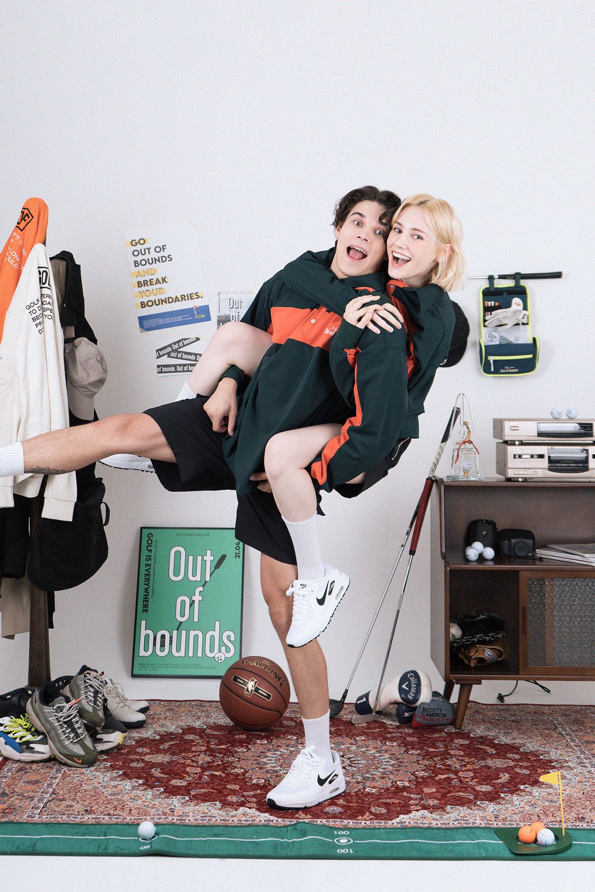 아웃오브바운즈(OUT OF BOUNDS) 브이 럭비셔츠