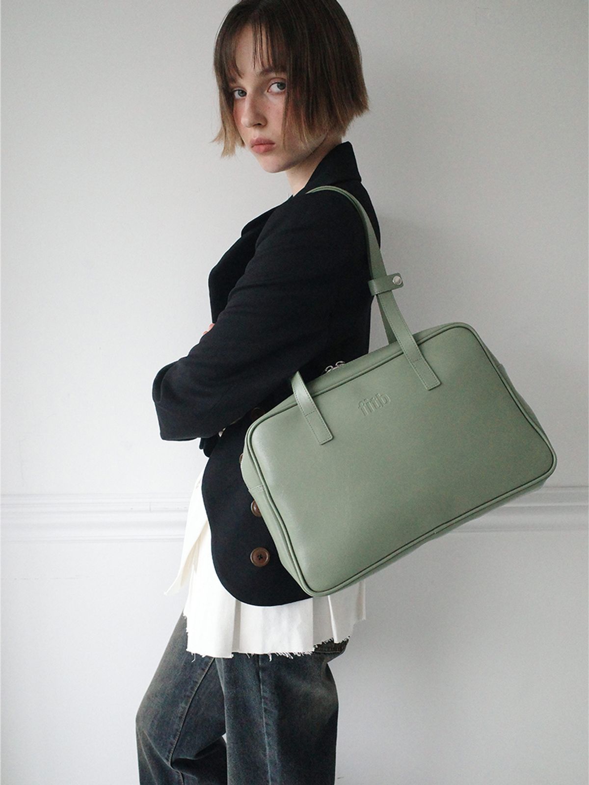 필인더블랭크(FILLINTHEBLANK) Trapezoid Shoulder Bag (mint)