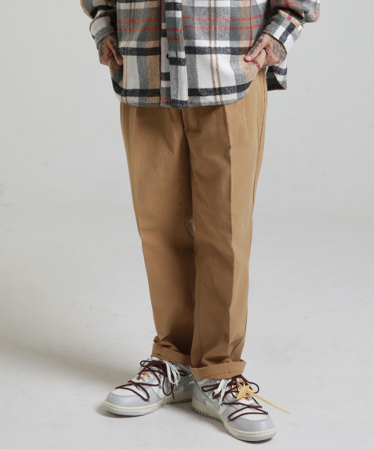 스테이지 네임(STAGE NAME) 워시드 테이퍼드 와이드팬츠_베이지