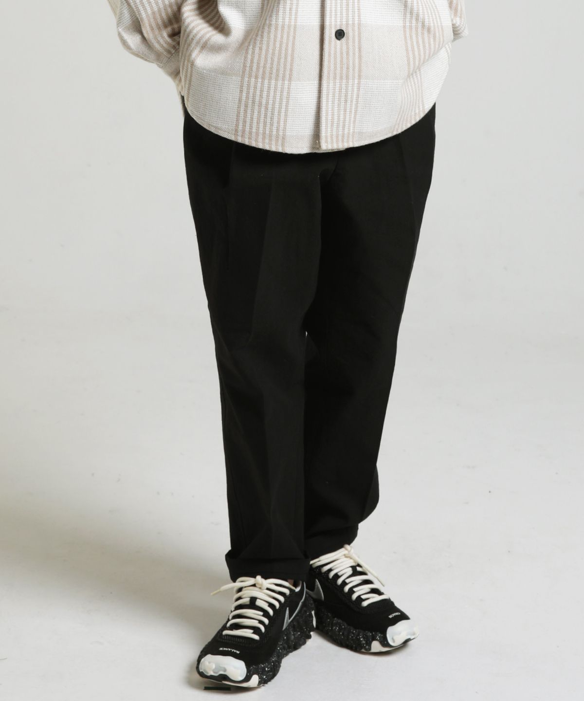 스테이지 네임(STAGE NAME) 워시드 테이퍼드 와이드팬츠_블랙