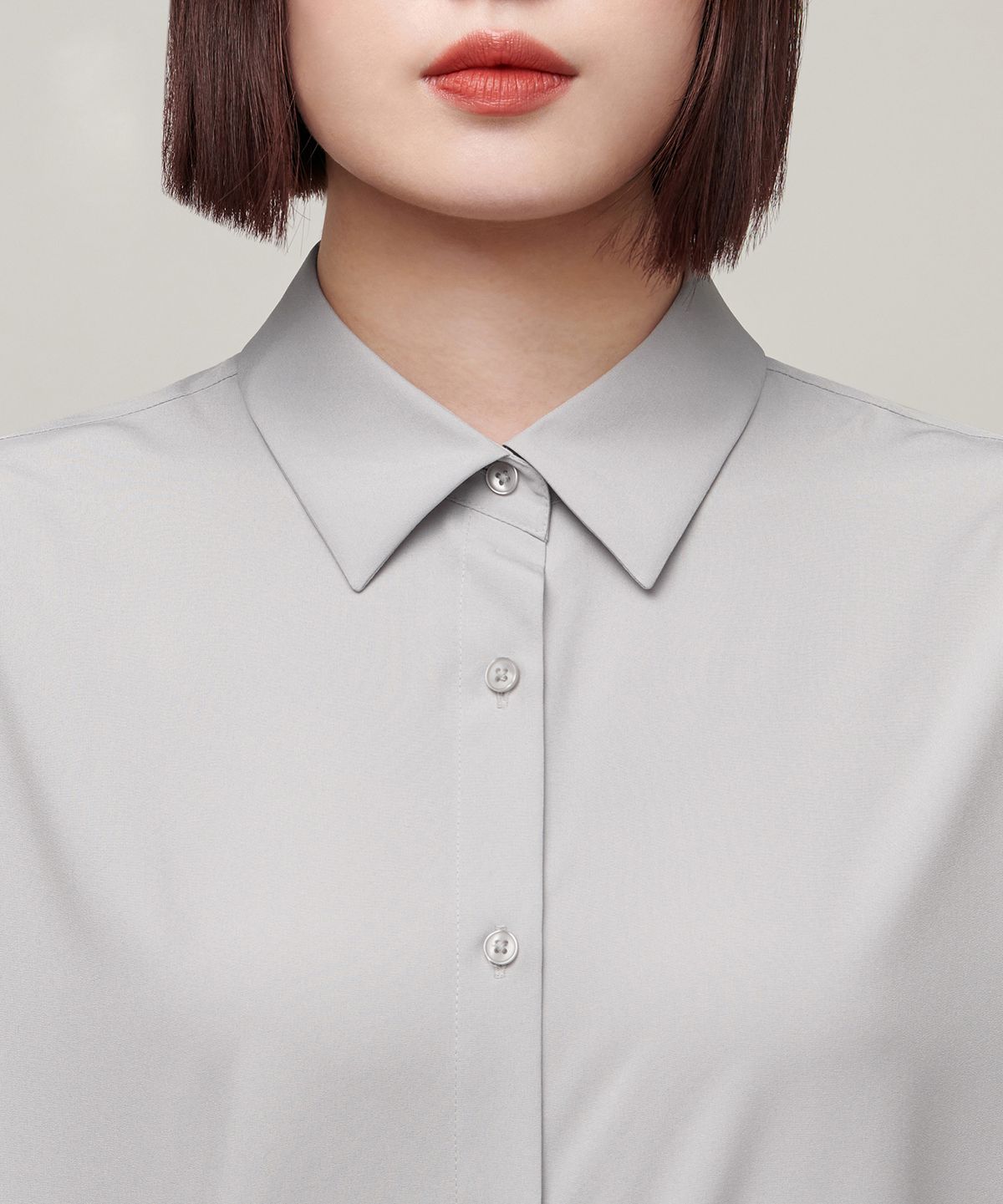 무신사 스탠다드 우먼(MUSINSA STANDARD WOMAN) 우먼즈 오버사이즈 실키 셔츠 [라이트 그레이]