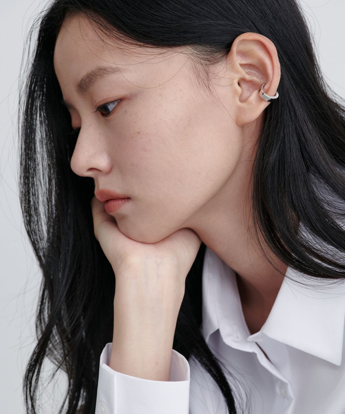 무신사 스탠다드 우먼(MUSINSA STANDARD WOMAN) 우먼즈 릴렉스드 크롭 실키 셔츠 [화이트]