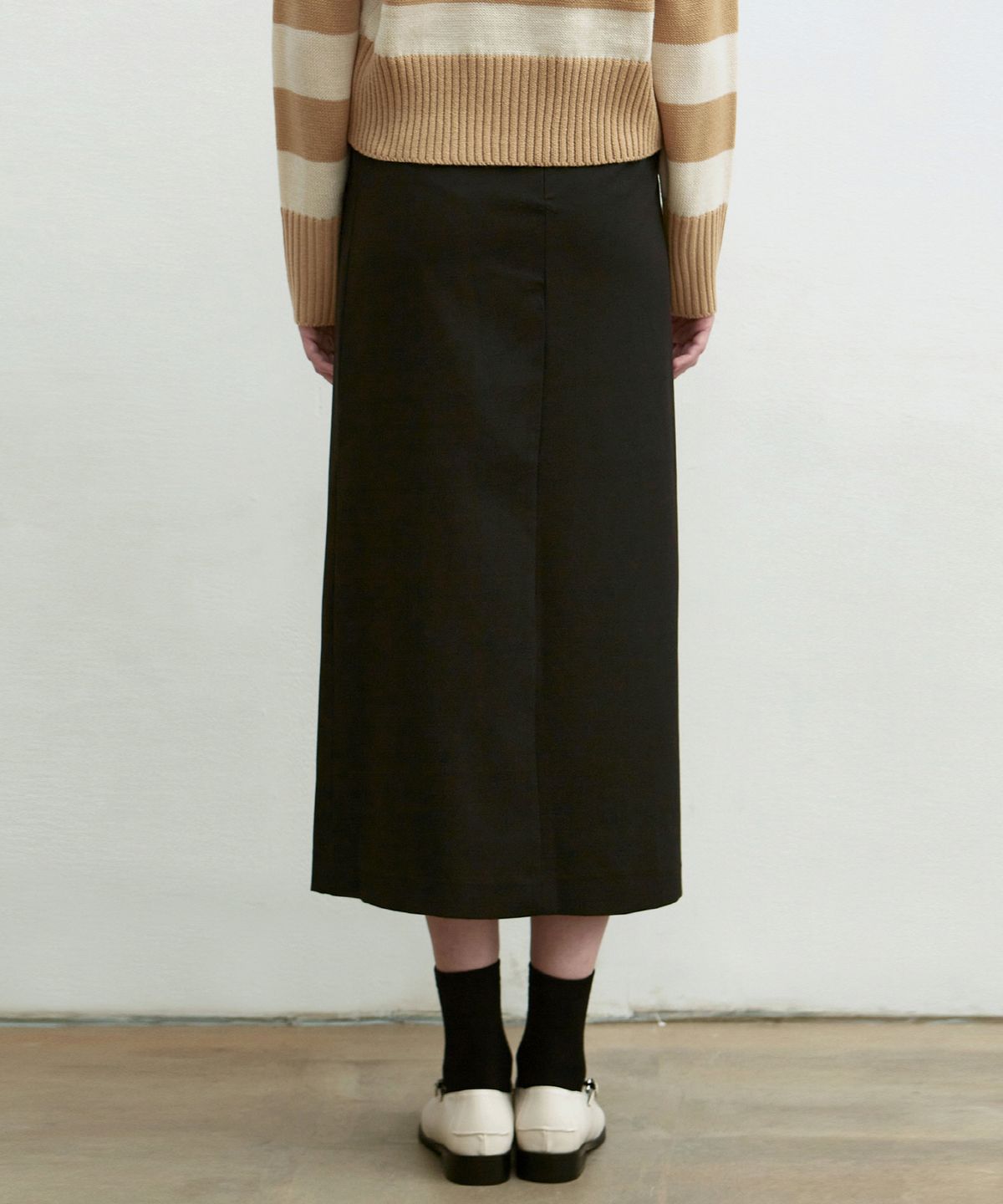 닉앤니콜(NICK&NICOLE) H-LINE SLIT SKIRT_BLACK