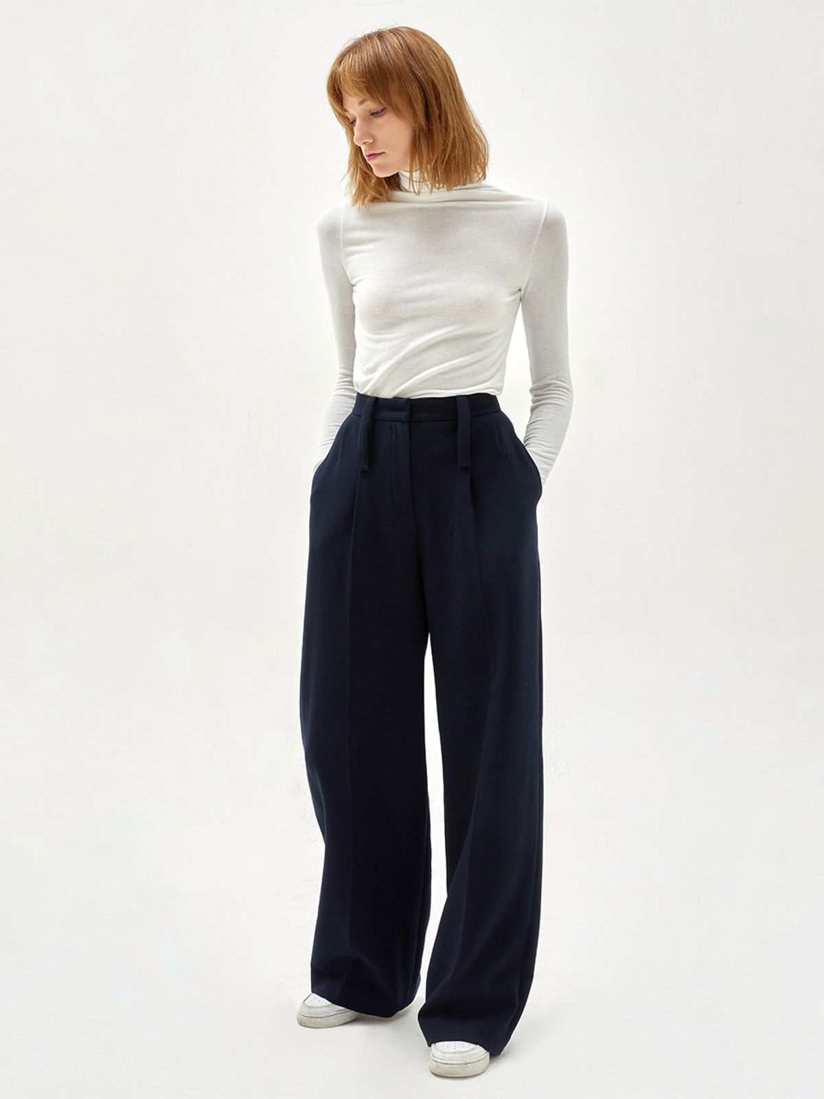 해브레스(HAVELESS) BELTED POINTED WIDE-LEG TROUSERS NAVY