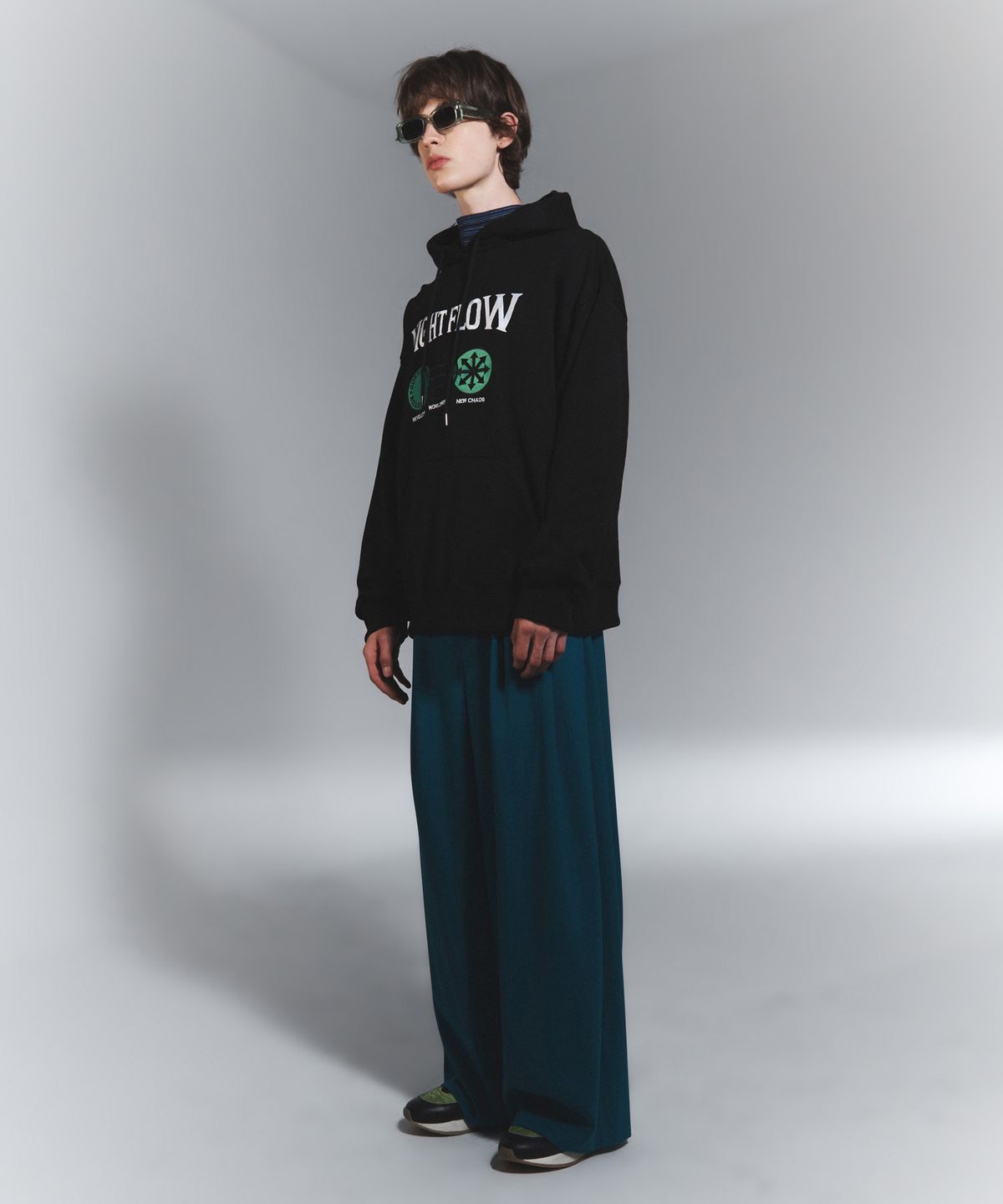 나이트플로우(NIGHT FLOW) World Chaos Symbol Hoodie