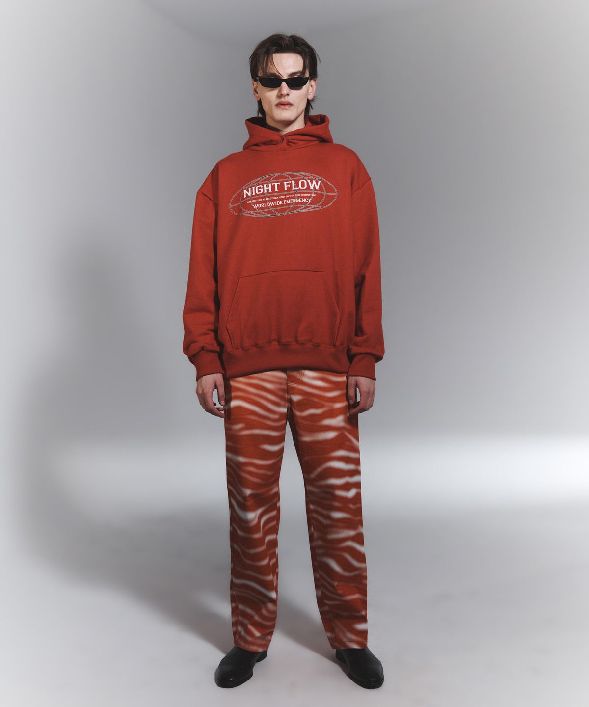 나이트플로우(NIGHT FLOW) Worldwide Emergency Backbone Dna Hoodie (RED)