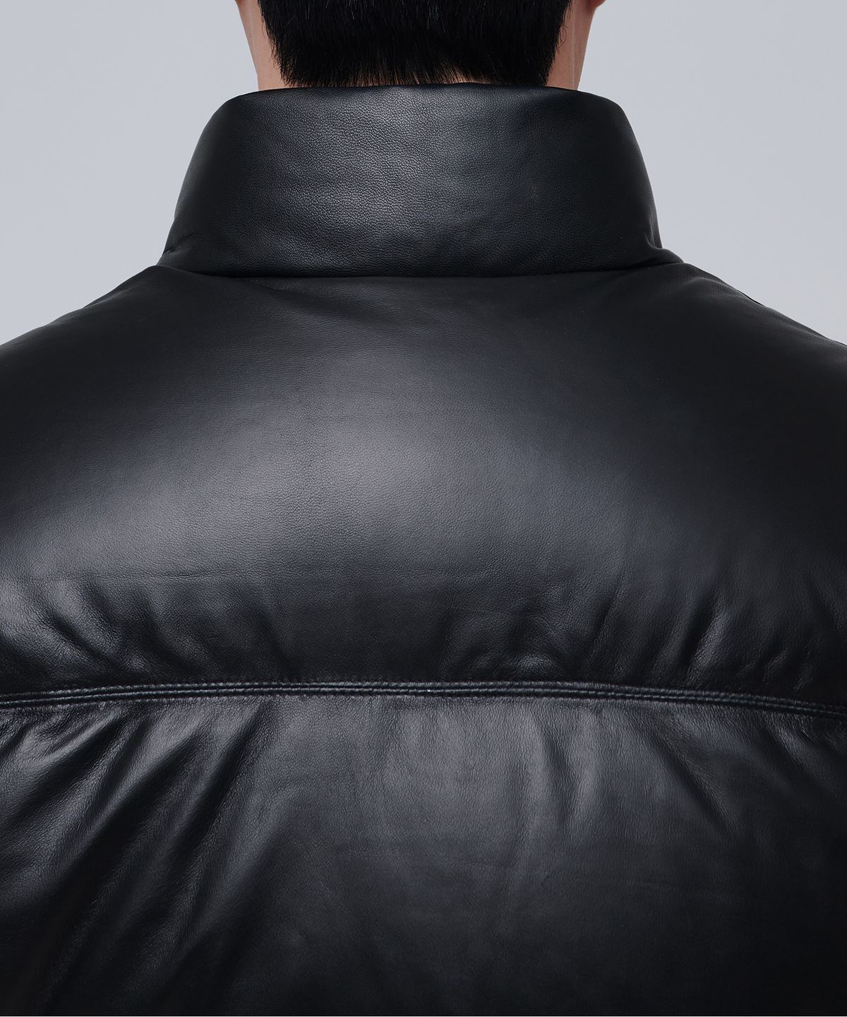 무신사 스탠다드(MUSINSA STANDARD) 램스킨 다운 푸퍼 숏 패딩 재킷 [블랙]