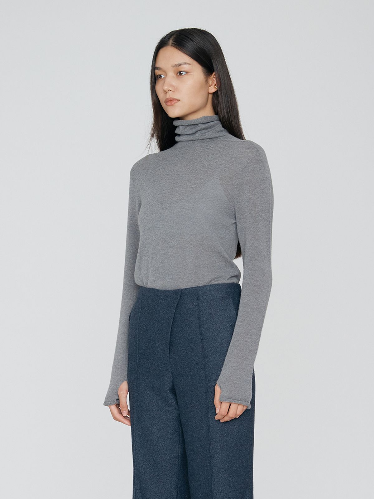 렘플레이스먼트(REMPLACEMENT) FINGER HOLE TURTLE NECK - GREY