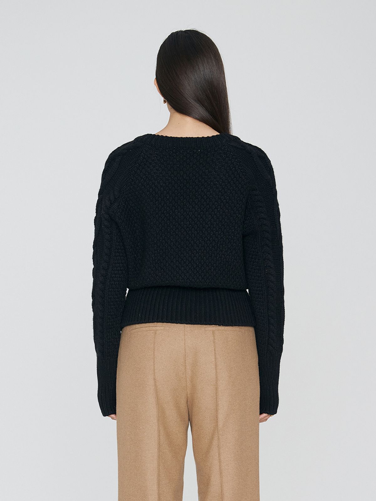 렘플레이스먼트(REMPLACEMENT) HALF & HALF CABLE V-NECK KNIT - BLACK