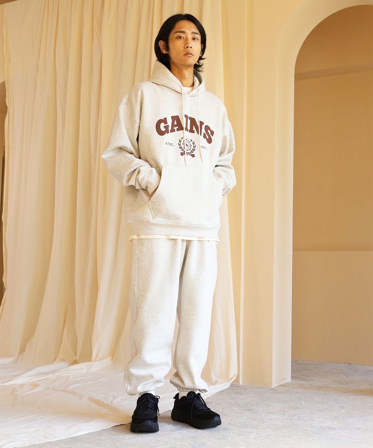 게인스보로(GAINSBORO) 로럴골든 후드티_오트밀