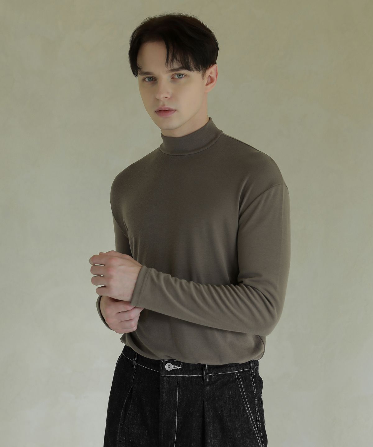 이에스엔(ESN) 하프 폴라 니트 티셔츠 모카