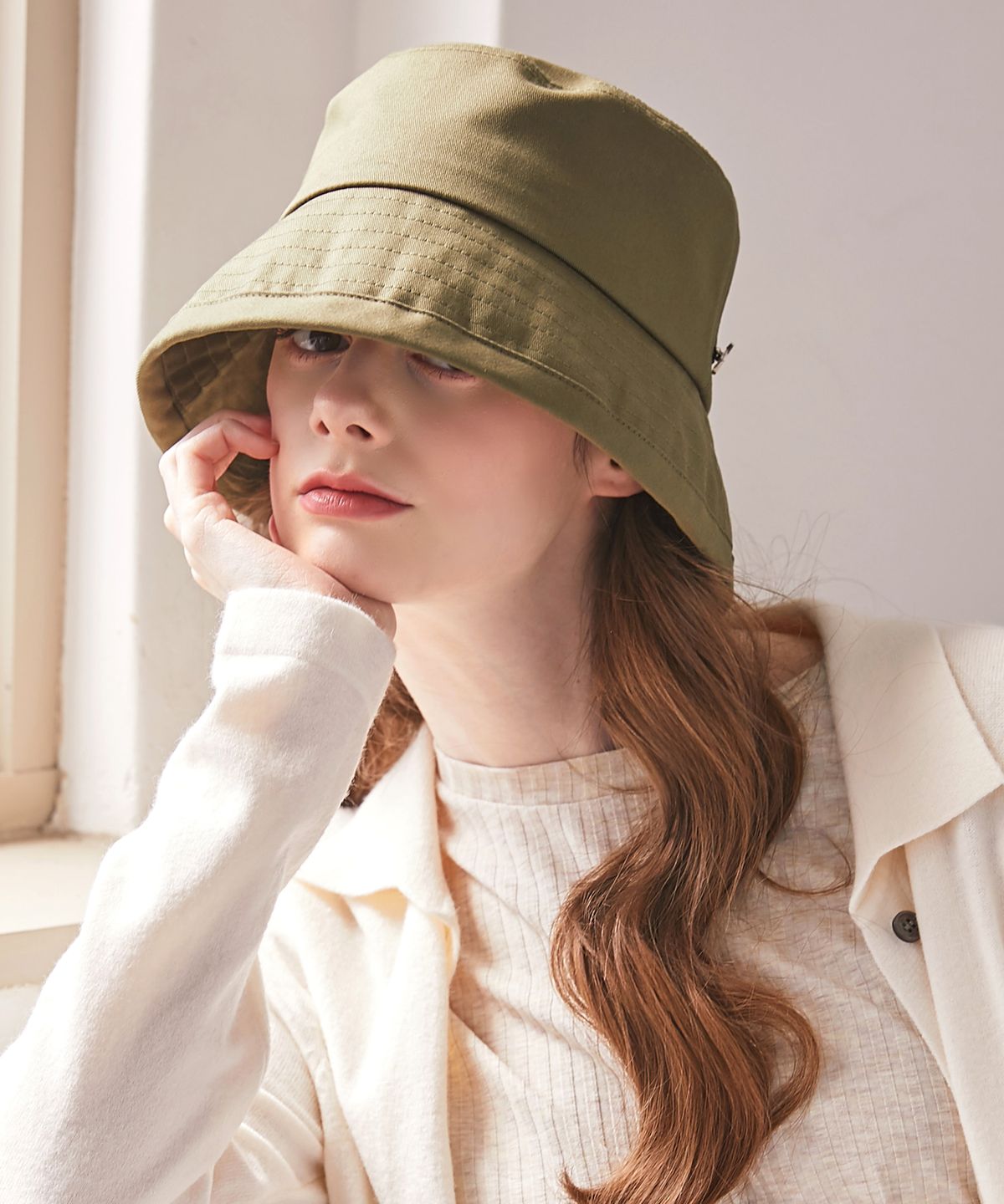 엘케블룸(ELKE BLOEM) BASIC COTTON KHAKI BUCKET HAT