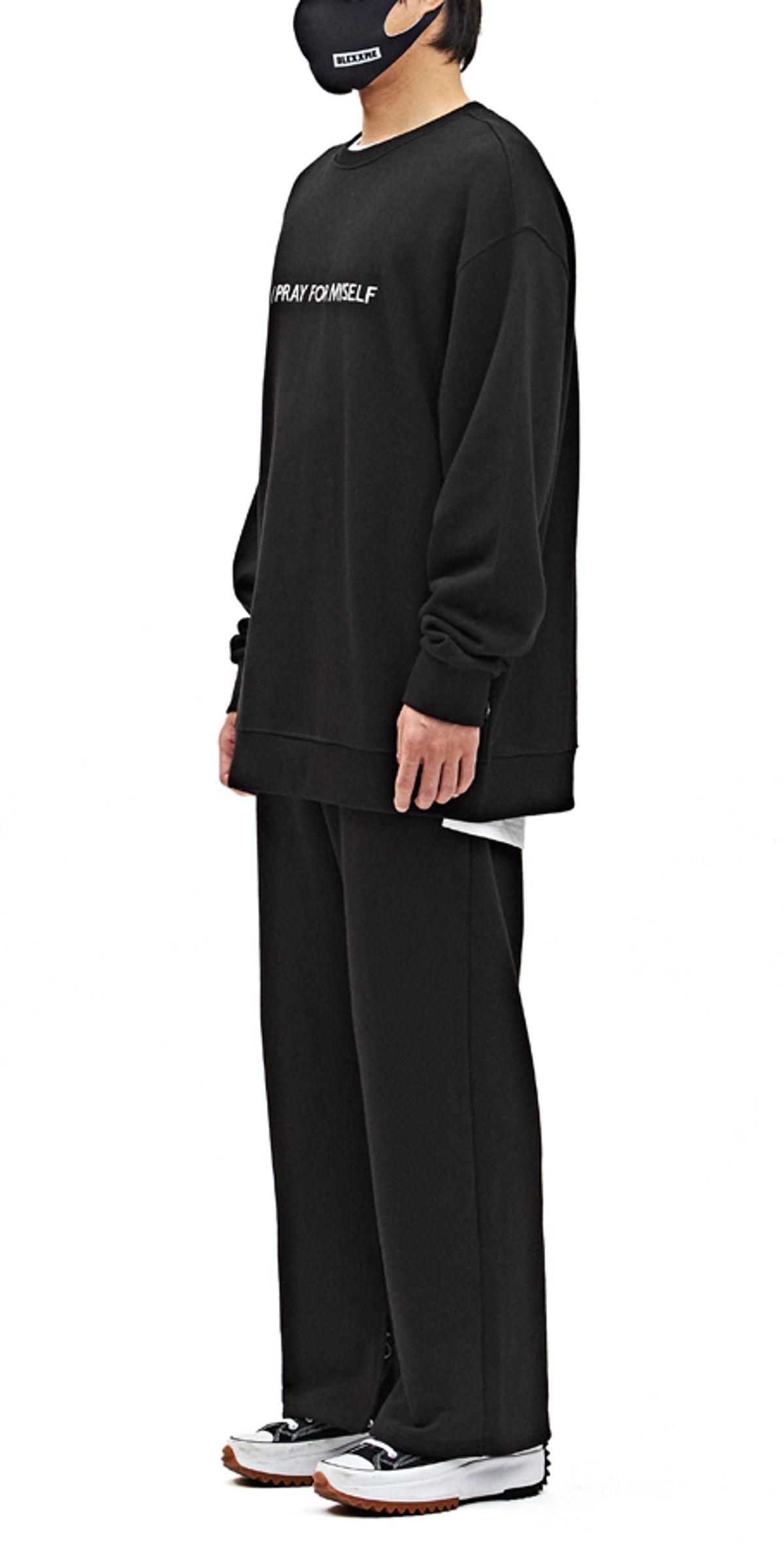 블랙스미(BLEXXME) SO I PRAY FOR MYSELF OVERSIZE FIT SWEAT SHIRT BLACK