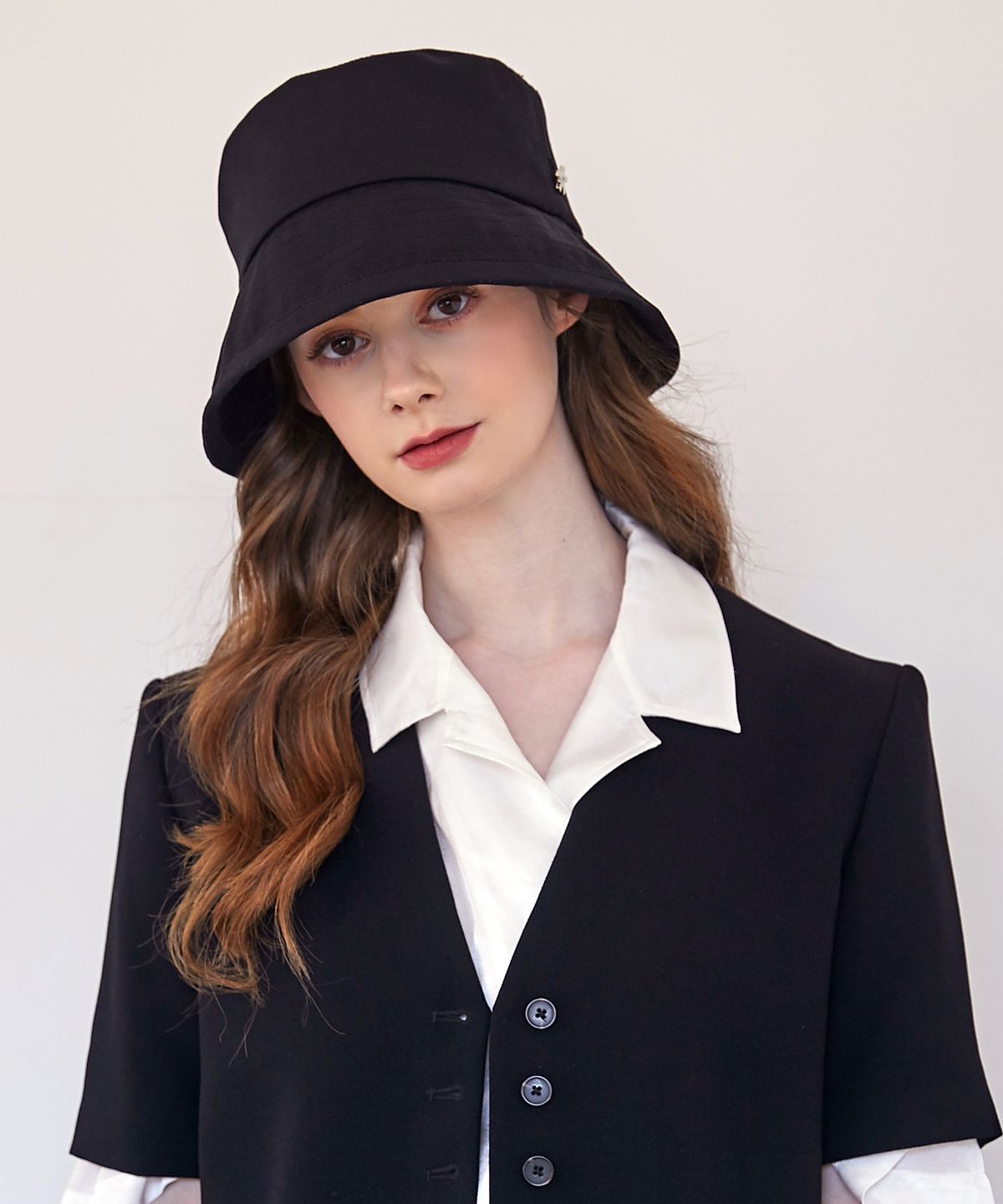 엘케블룸(ELKE BLOEM) BASIC COTTON BLACK BUCKET HAT